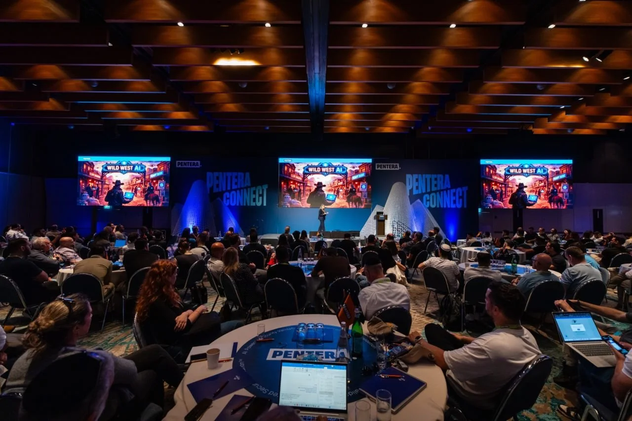 PenteraConnect TLV - with 3 stage backdrops around the screens (right, left and bottom)