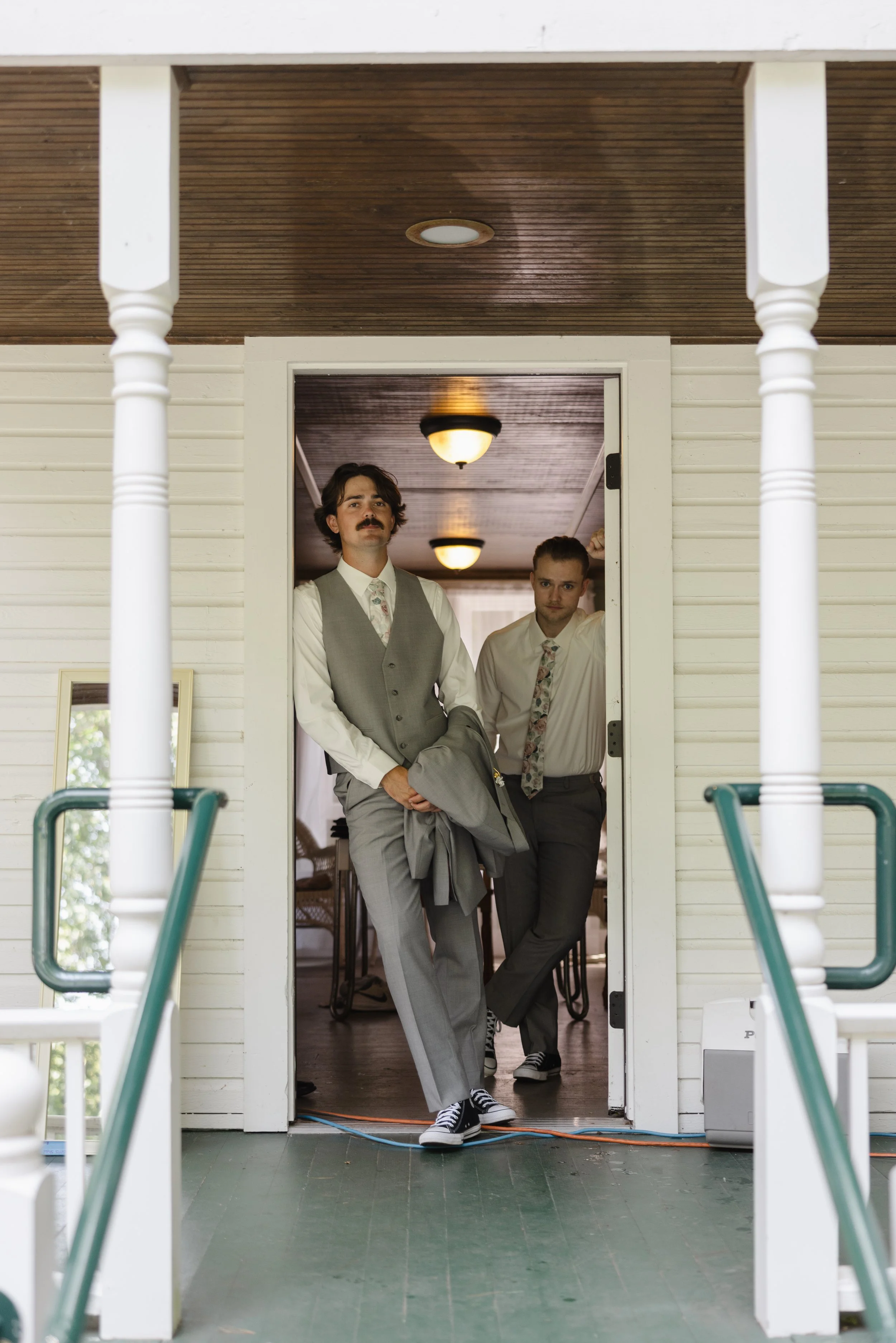 The Groom’s Unofficial Wedding Day Survival Guide
