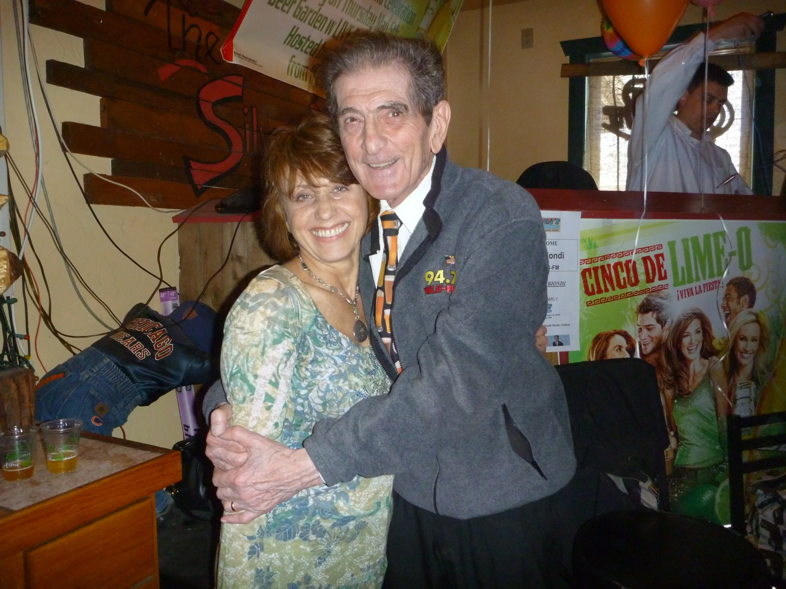 BiondiPamCincodeMayoJan9,2012.JPG