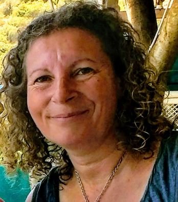 Headshot of Ruth Heholt