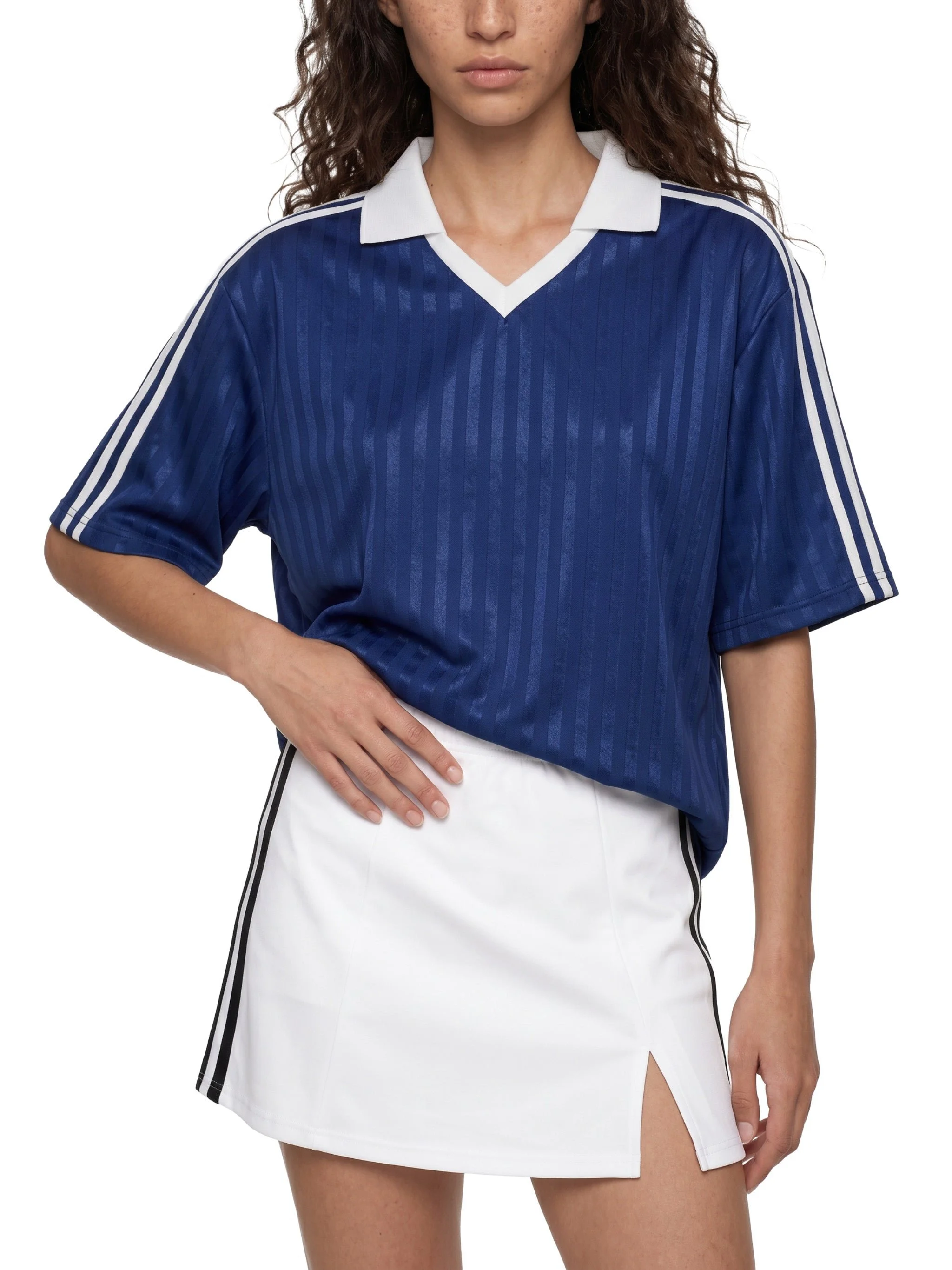 image-v1783064451-RT0072-F-other-gallery-featured-3-4-front-hand-in-pocket.jpg