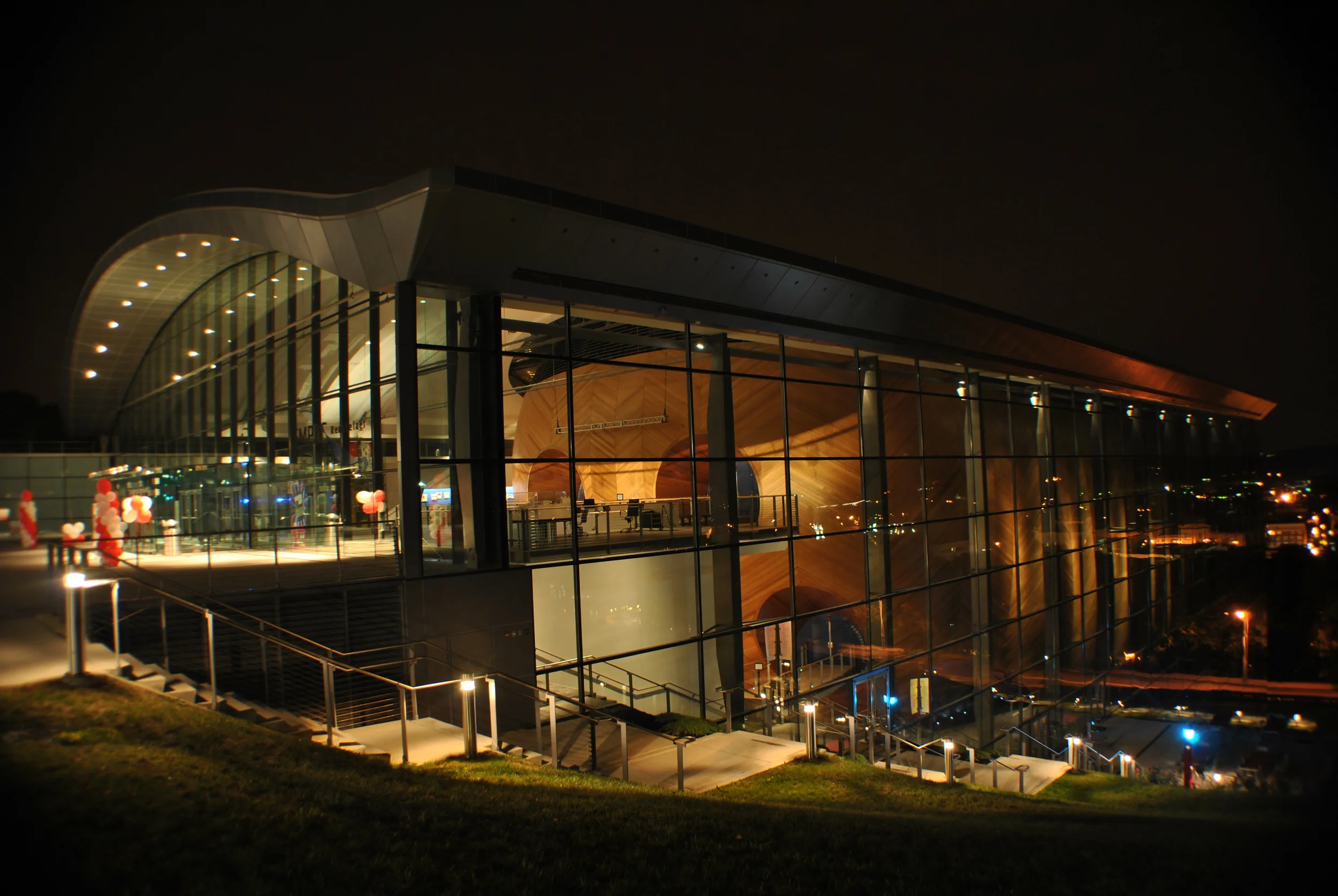 Located inside EMPAC, Evelyn's café offers a rotating menu using locally-sourced ingredients. &nbsp;You can also enjoy a glass of wine or a pint of craft beer.