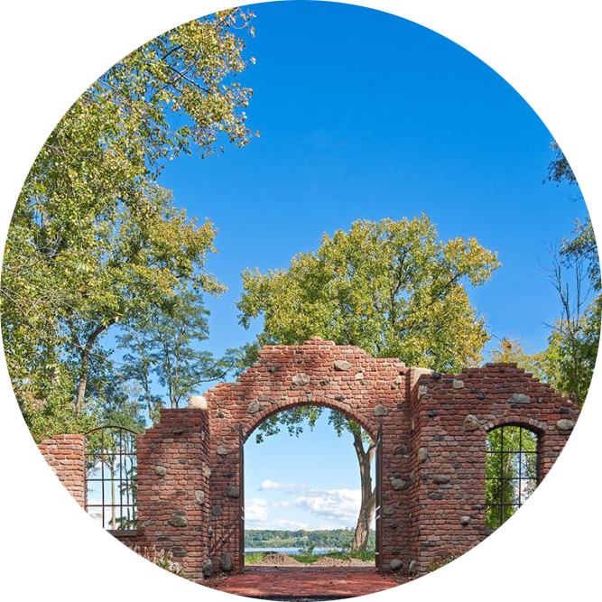 huttonbrick-round.png