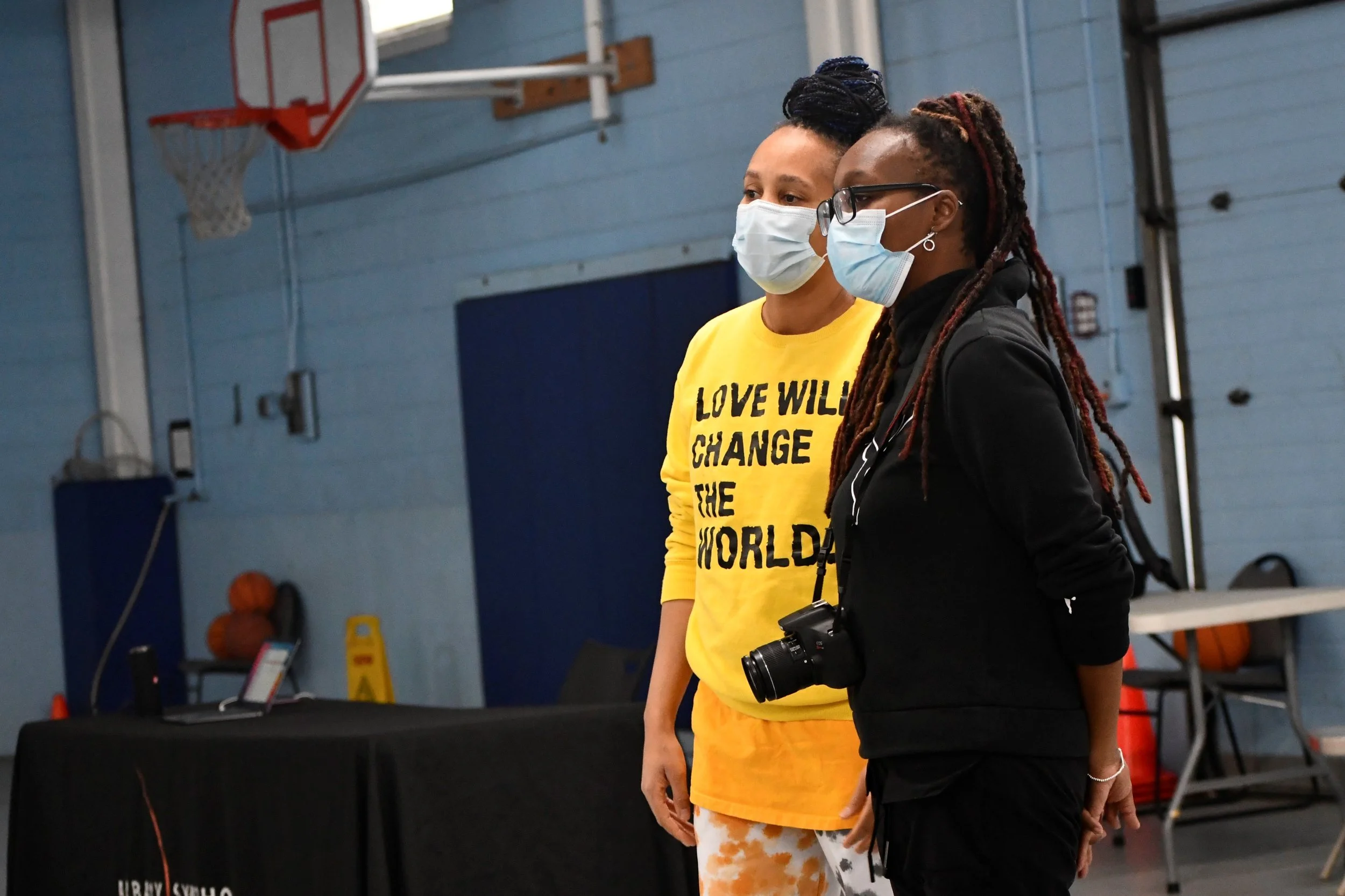  Adia Whitaker and Jae Gayle discussing the workshop. 