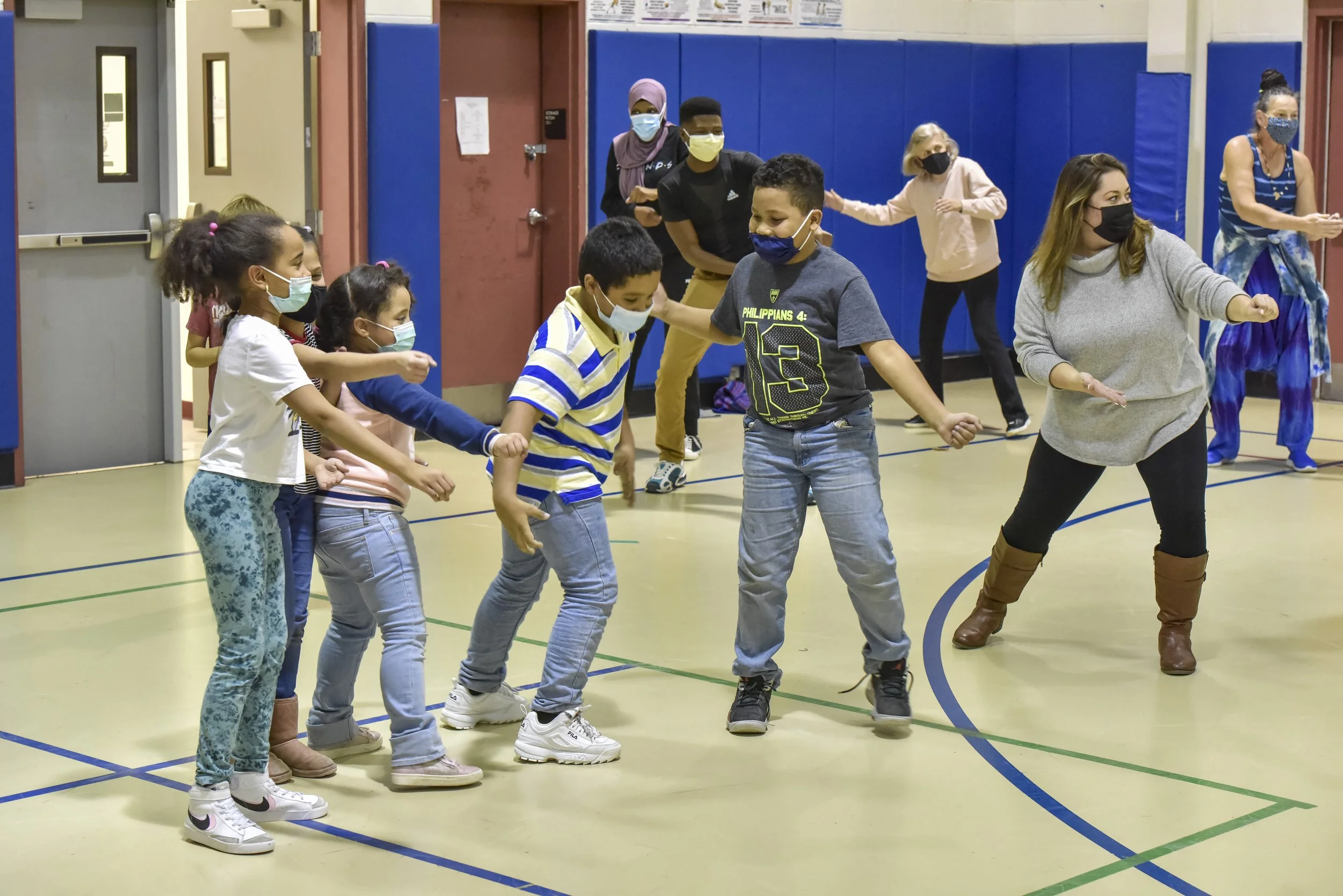  Students and ASO staff dancing. 