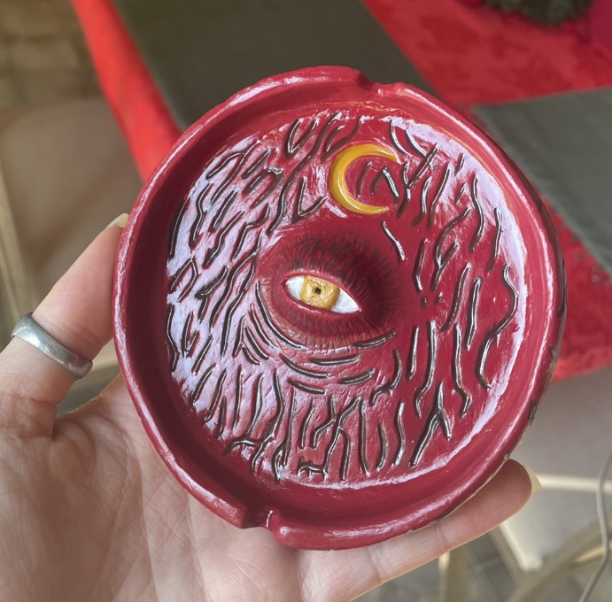 monster eye ash tray sculpture