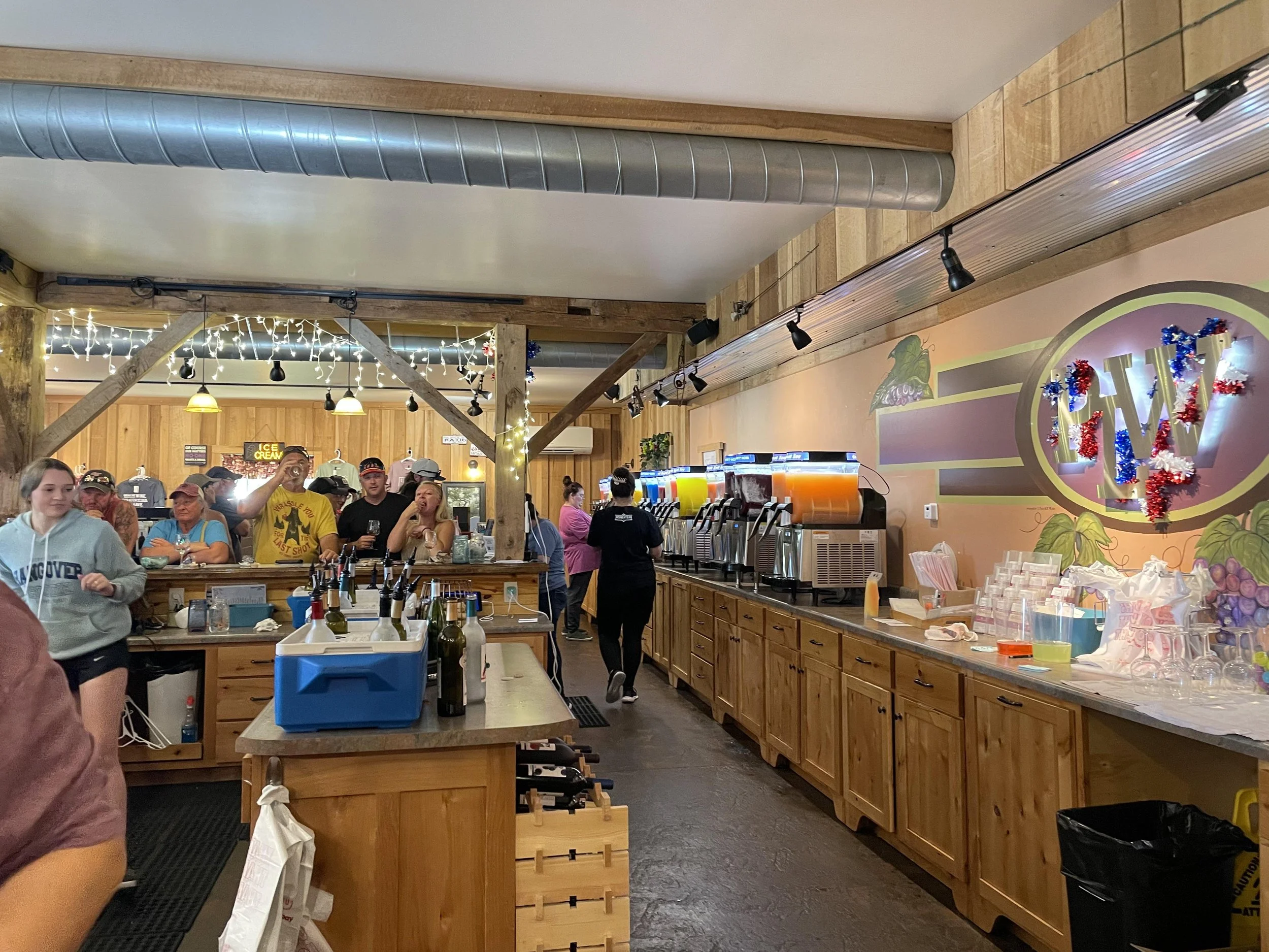 Patoka Lake Winery tasting room image
