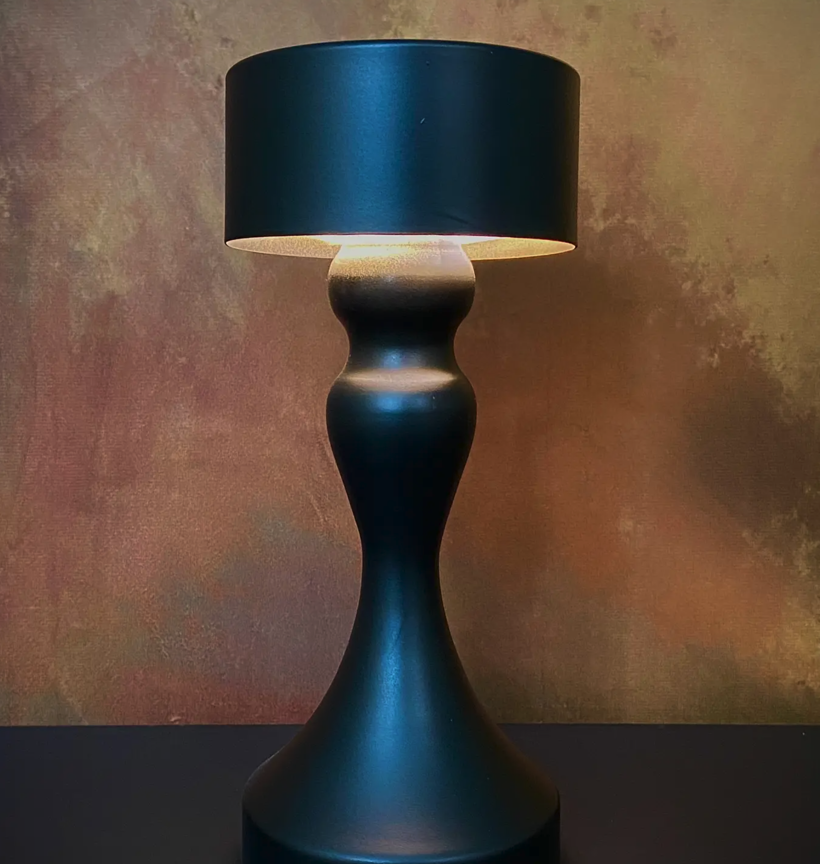Matte Black Elegance Table Lamp