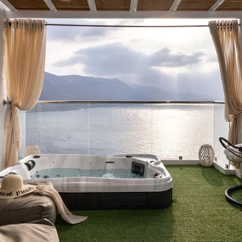 Honeymoon Suite - 1 Room left (Deposit Only)