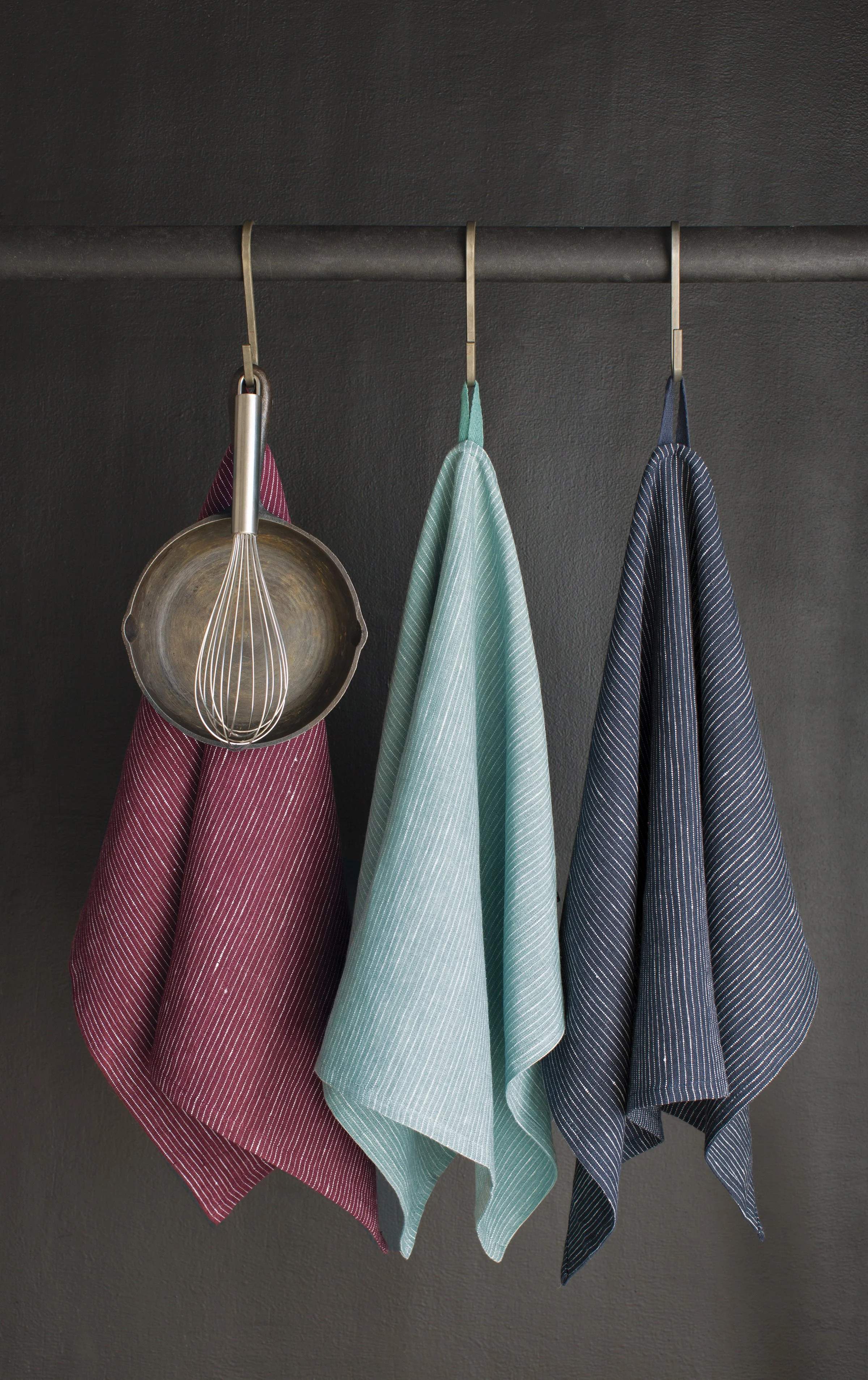 2233618_ND F20 Heirloom Linen Towels_style copy.jpg