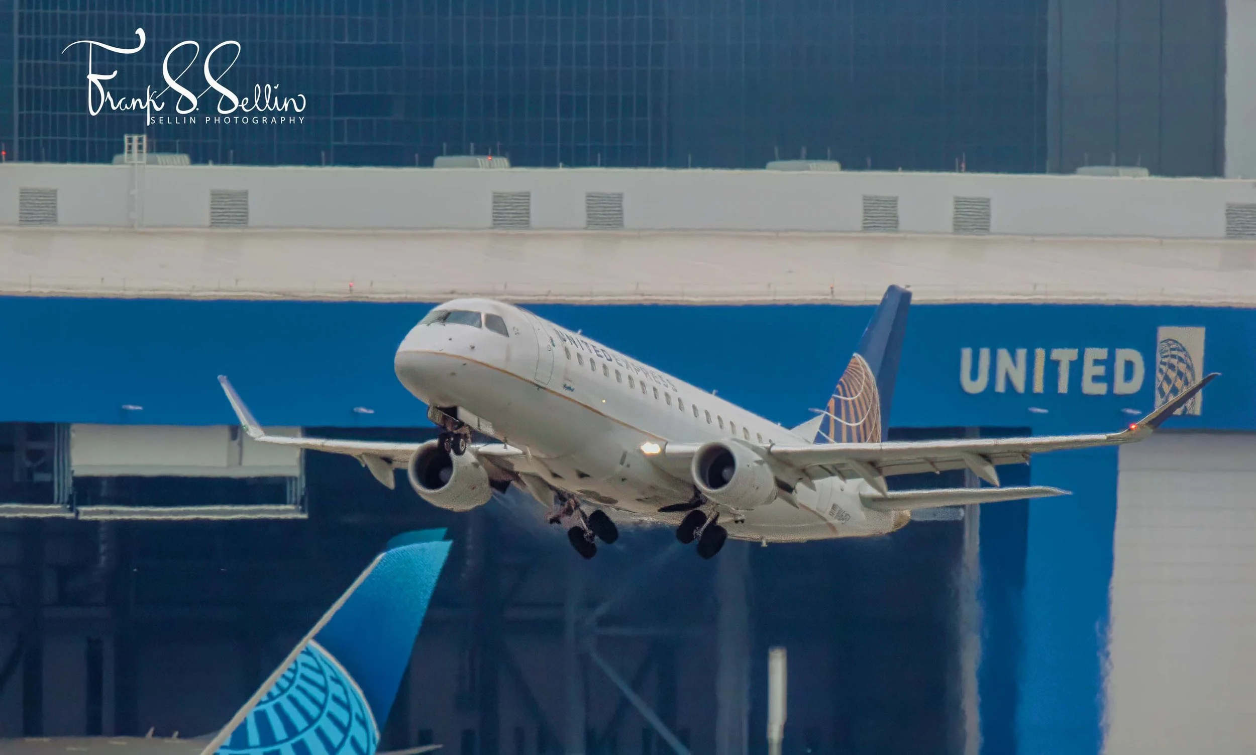 "United Express Outbound"