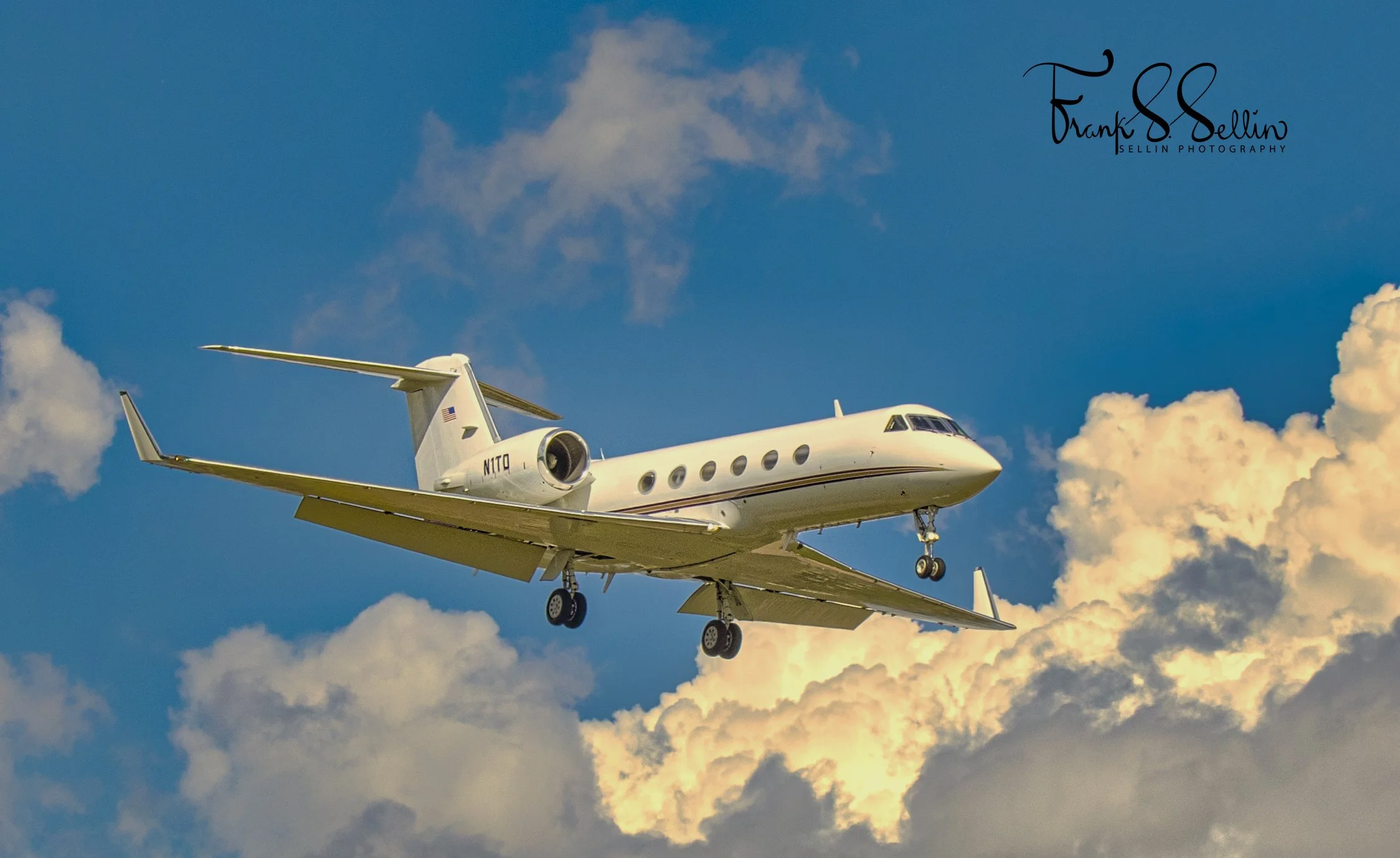 "G-IV Landing"