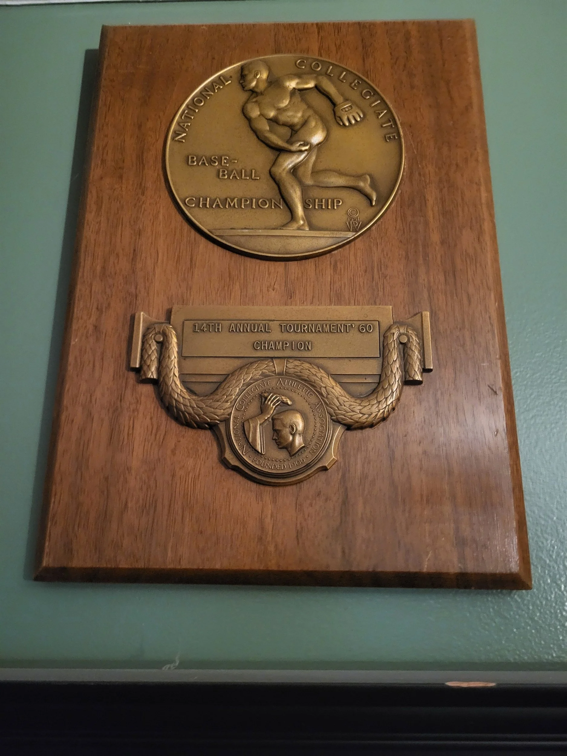 father-1960-ncaa-baseball-plaque.jpg