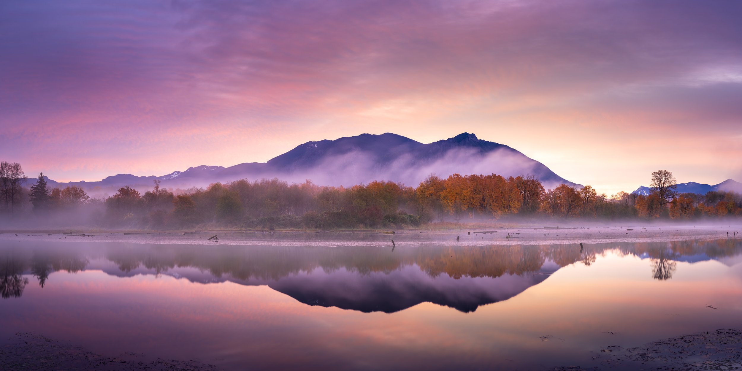 MOUNT SI AUTUMN REFLECTION  |  Snoqualmie, WA