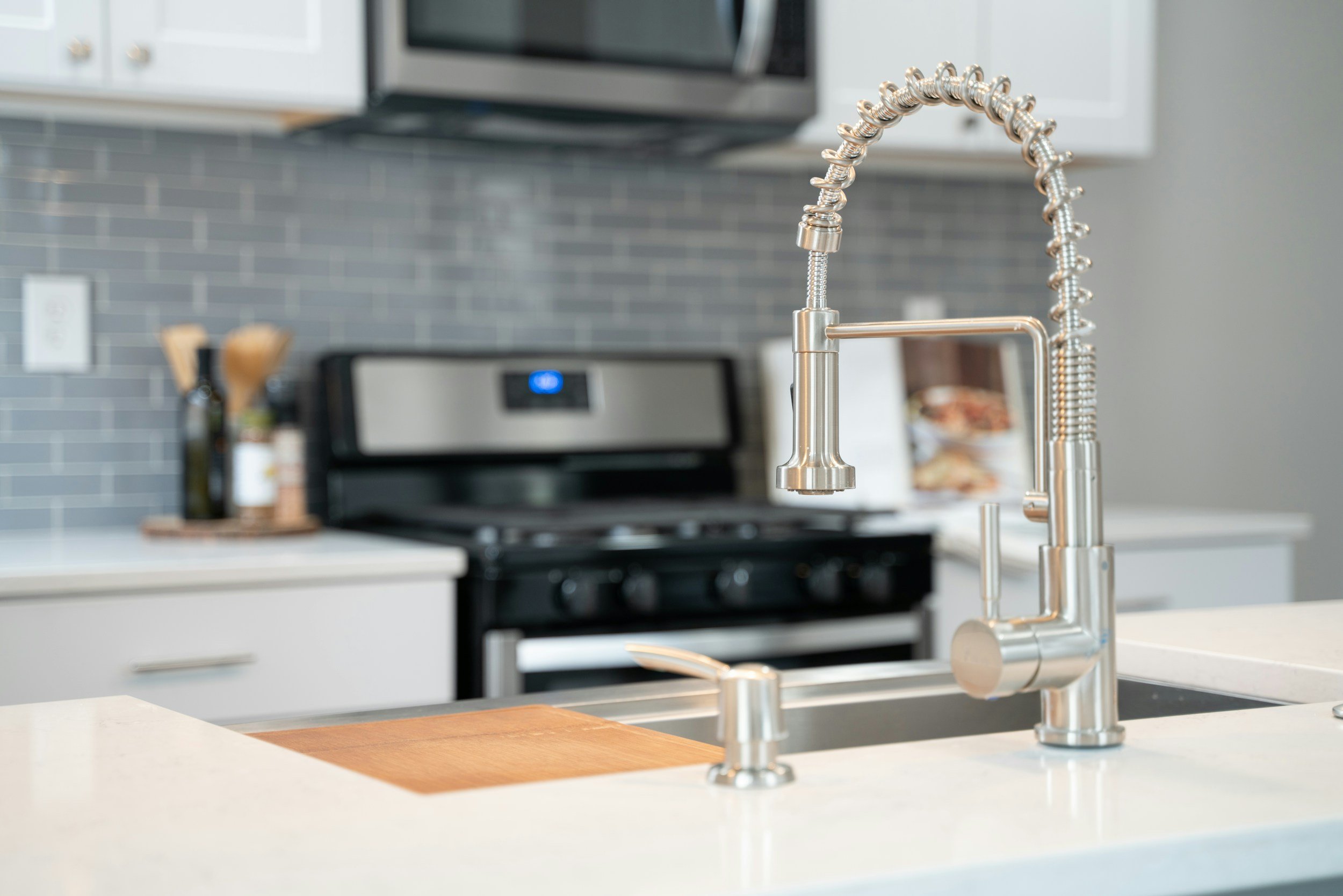 Kitchen faucet installation and replacement