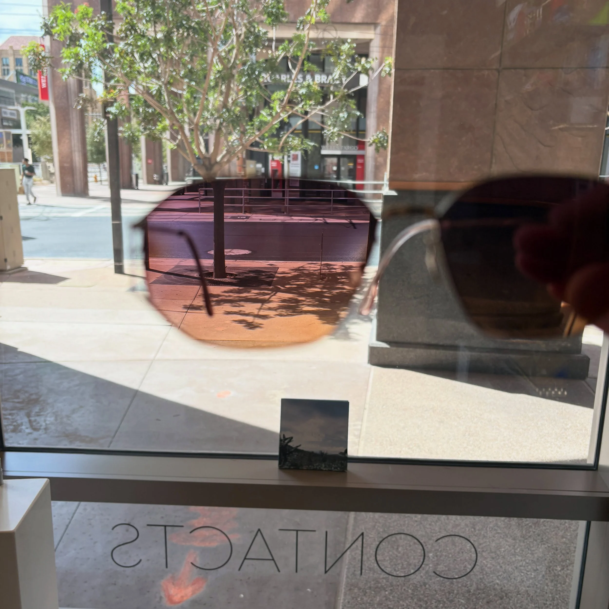Polarized gradient prescription and non-rx lenses now available! Above features the Rose gradient. These lenses are available in -
&bull;Gray gradient
&bull;Brown gradient
&bull;Rose gradient
&bull;Ocean Blue gradient 
&bull;Emerald gradient 

Shop c
