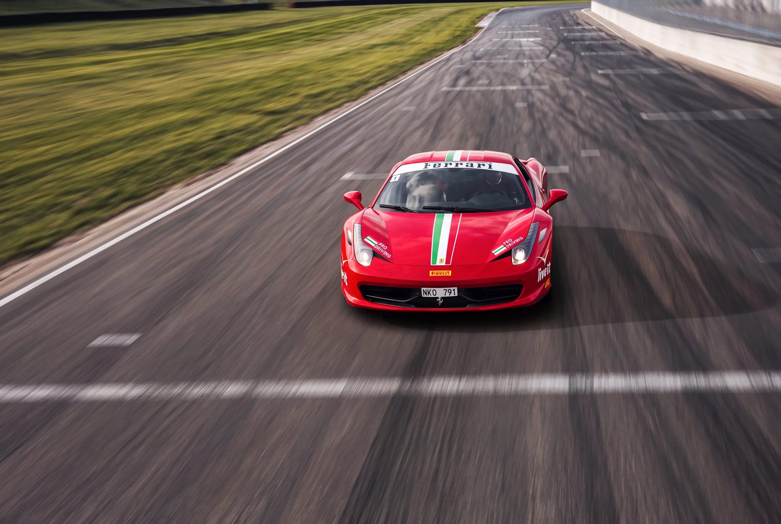 FERARRI0002 (unprocessed).jpg