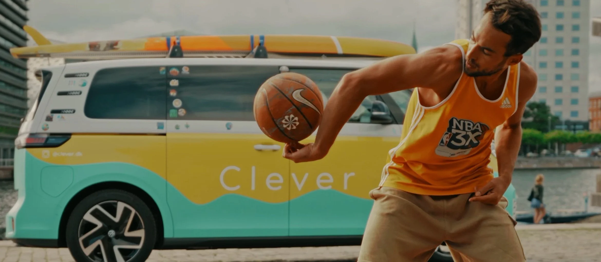 Clever Summer Buzz