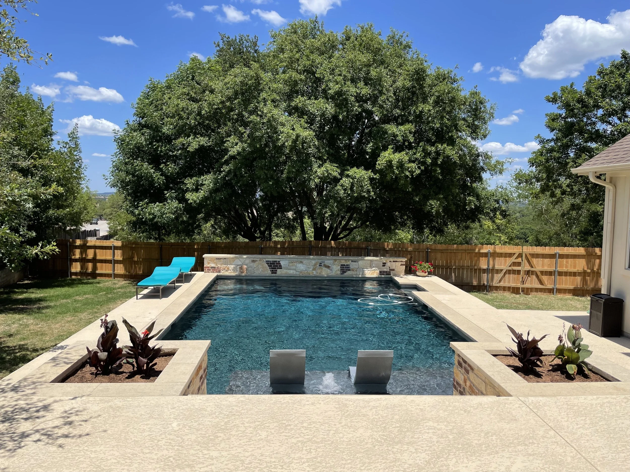 A beautiful pool buildt by Owner Lee Chapa of Manifest Pools, Pool repair, Pool reconstuction specialist