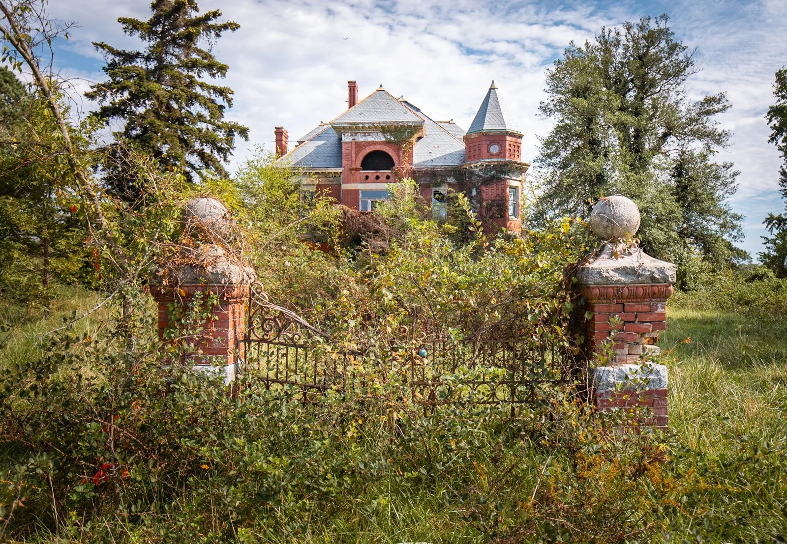 Dunnington Mansion: Abandoned in Virginia