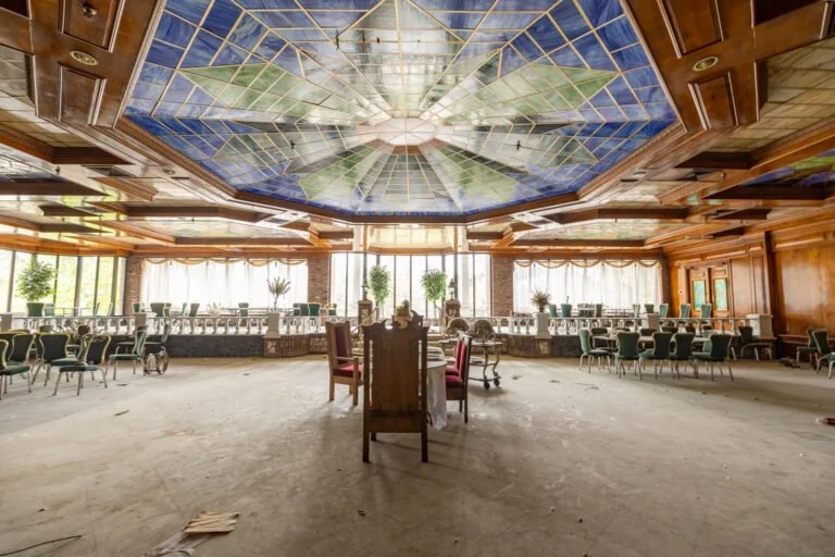 Abandoned Wedding Venue: Snuffy's Pantagis Renaissance