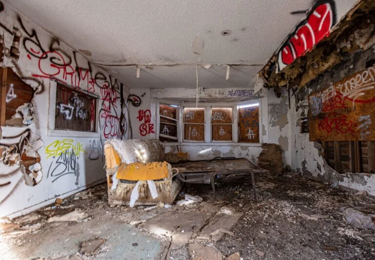 Abandoned Santa Land - Arizona.jpg