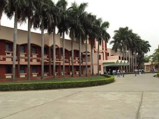 1st Period: Campus Stroll &amp; Nostalgia Walk