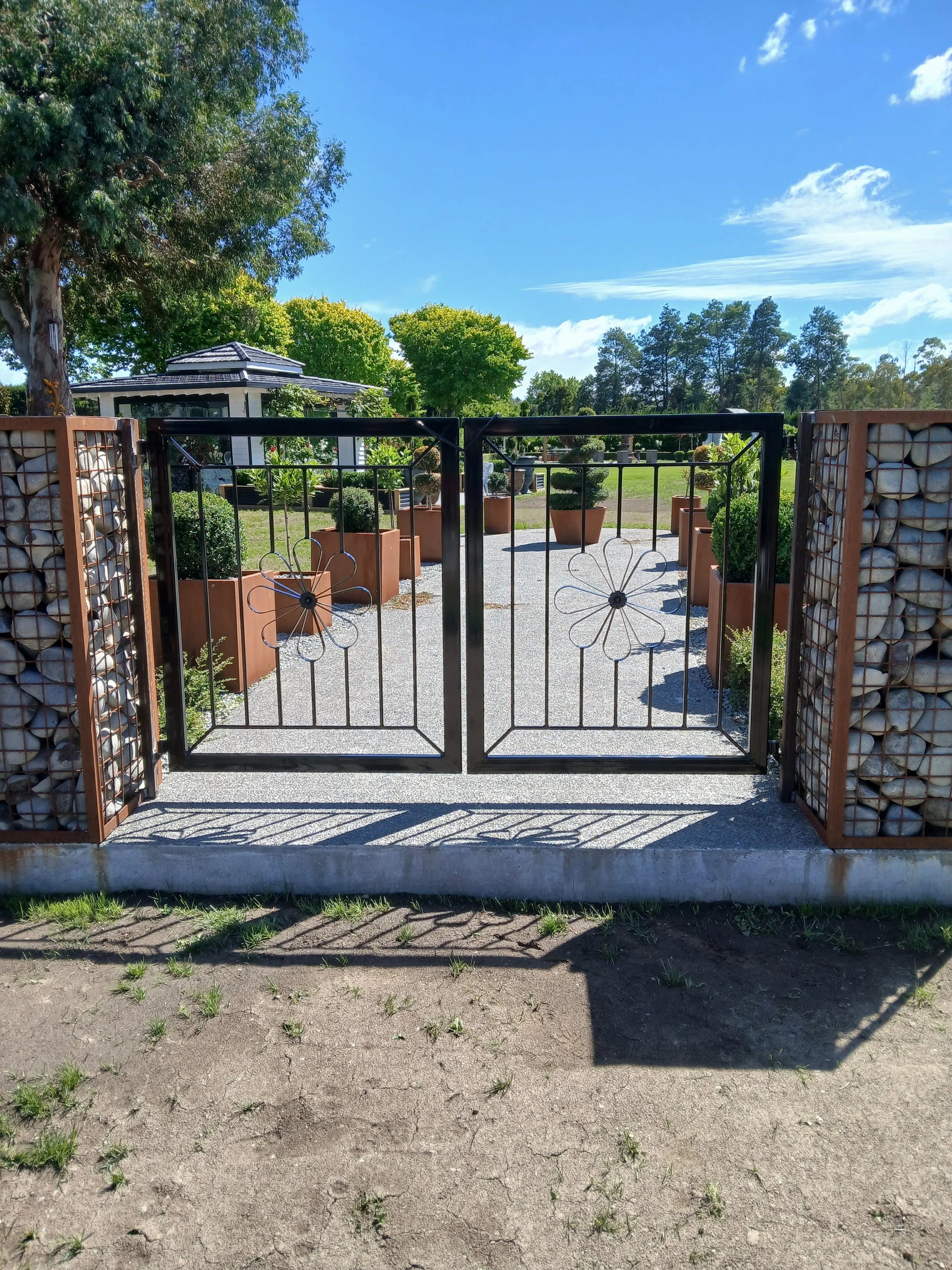 Gates and fence panels