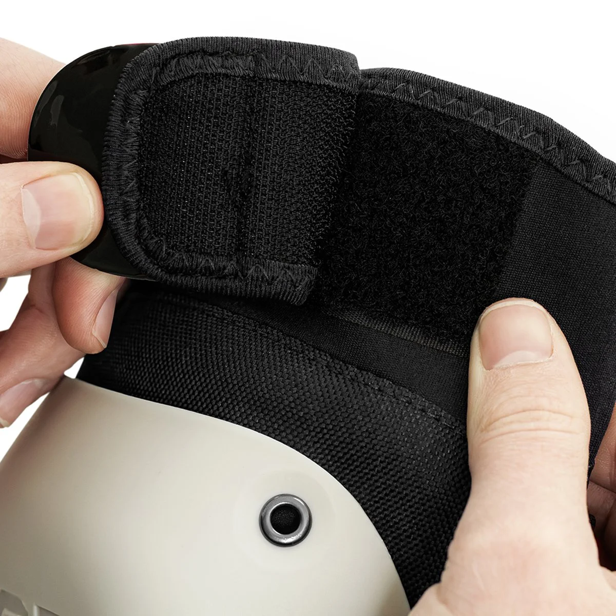 RKD765 REKD Shield Triple Pad Set Black Knee Pads Detail copy.jpg