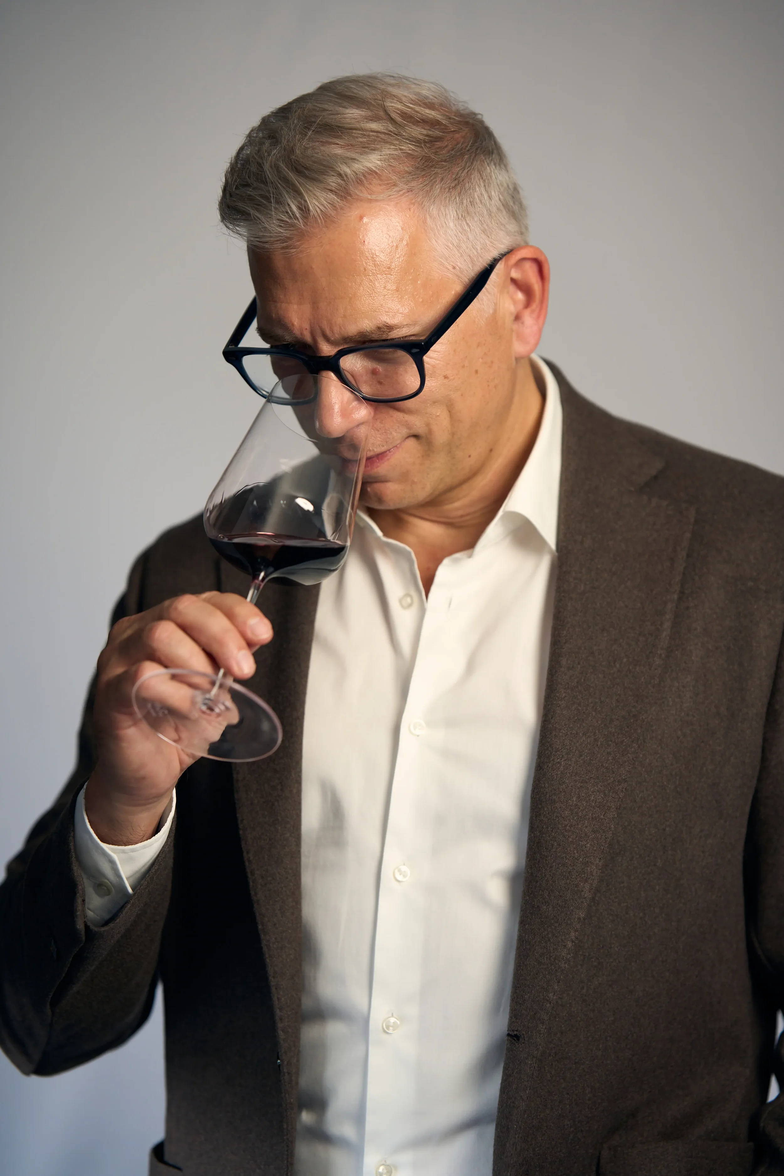Mark Pygott MW tasting wine