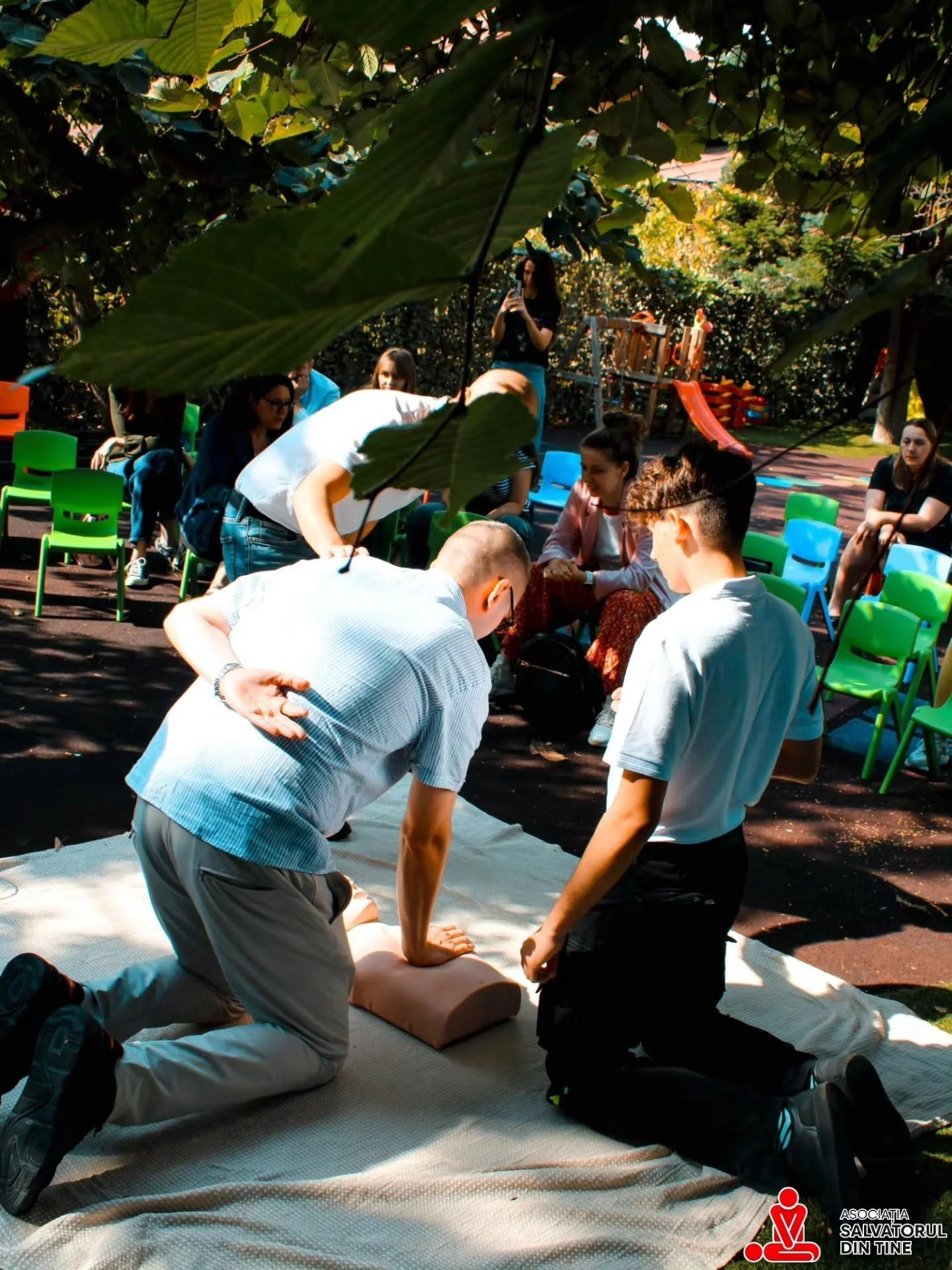 compresii-toracice-resuscitare-prim-ajutor-copil.jpg