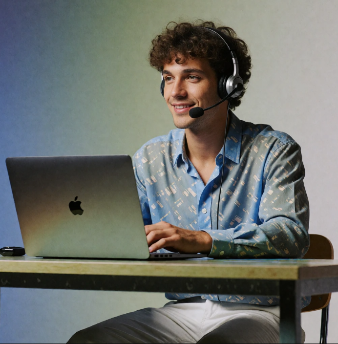 customer support specialist headset laptop office