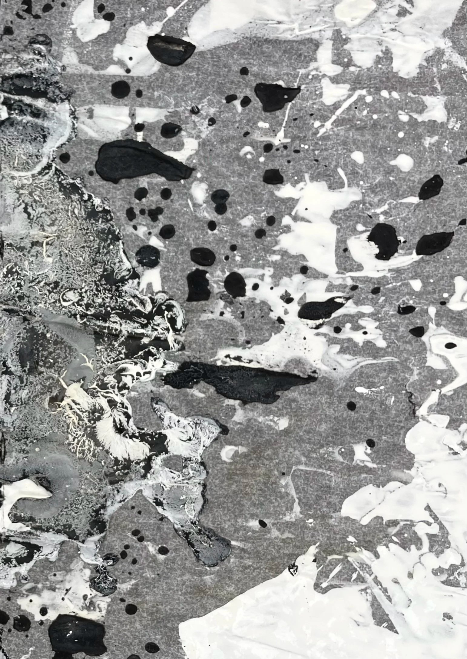 "Bit nippy in here II",

Oil & acrylic on paper,
15 x 10 cm,

Currently unavailable,
