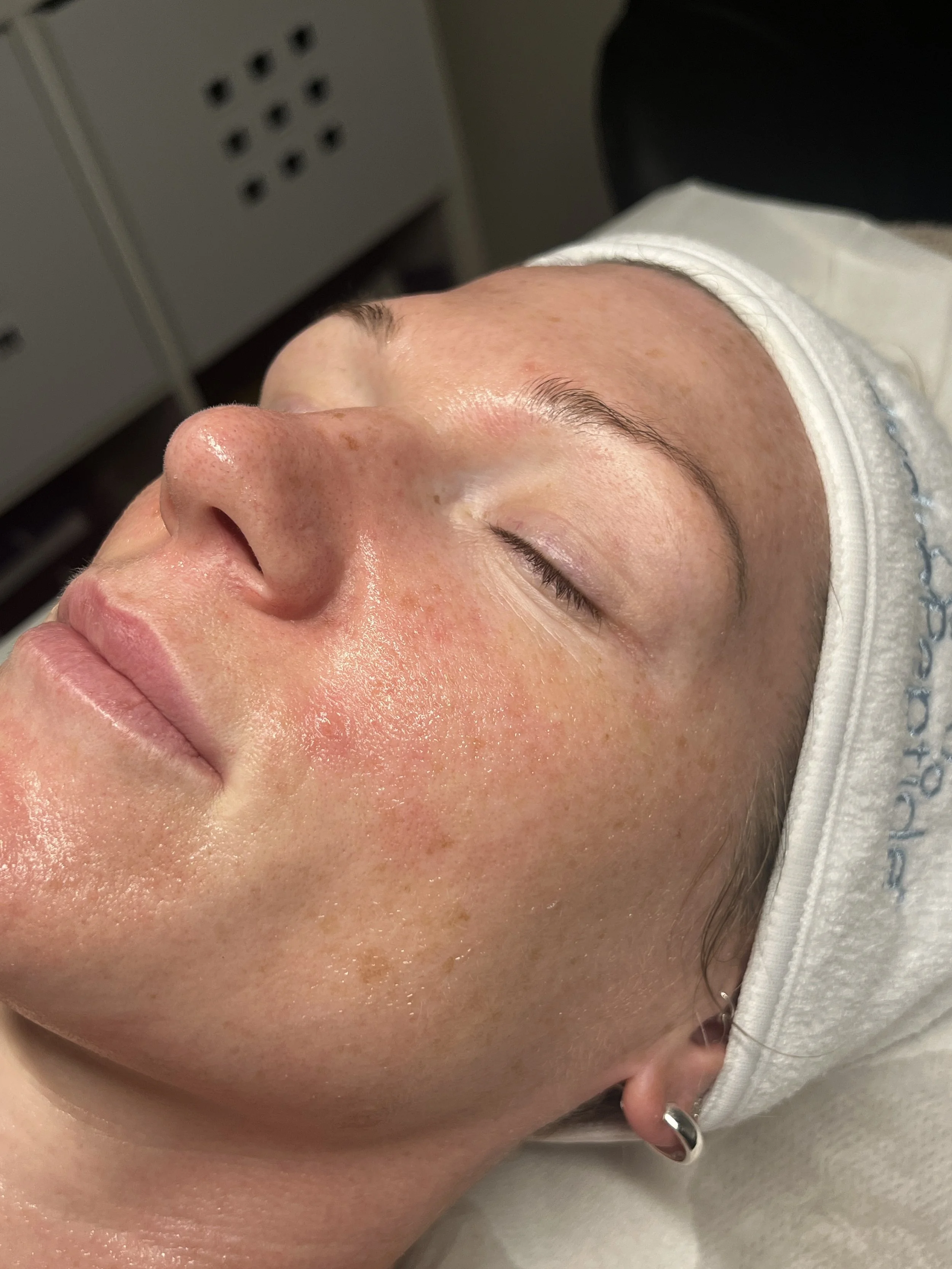 Client receiving a personalised facial treatment at Beau.t.