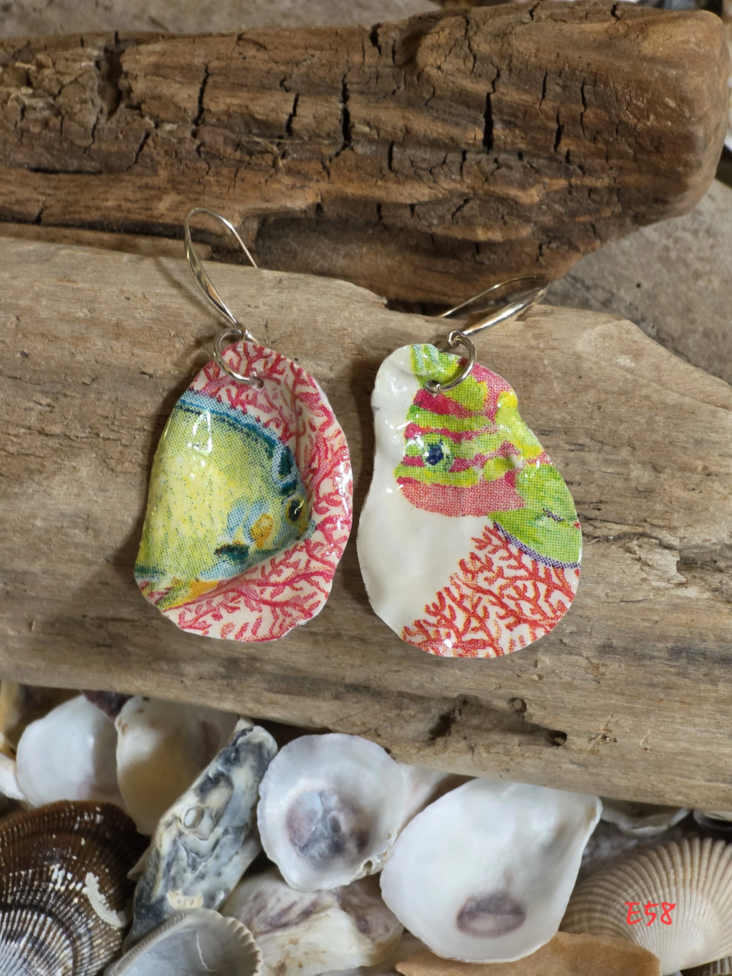 Bright Fish Oyster Shell Earrings