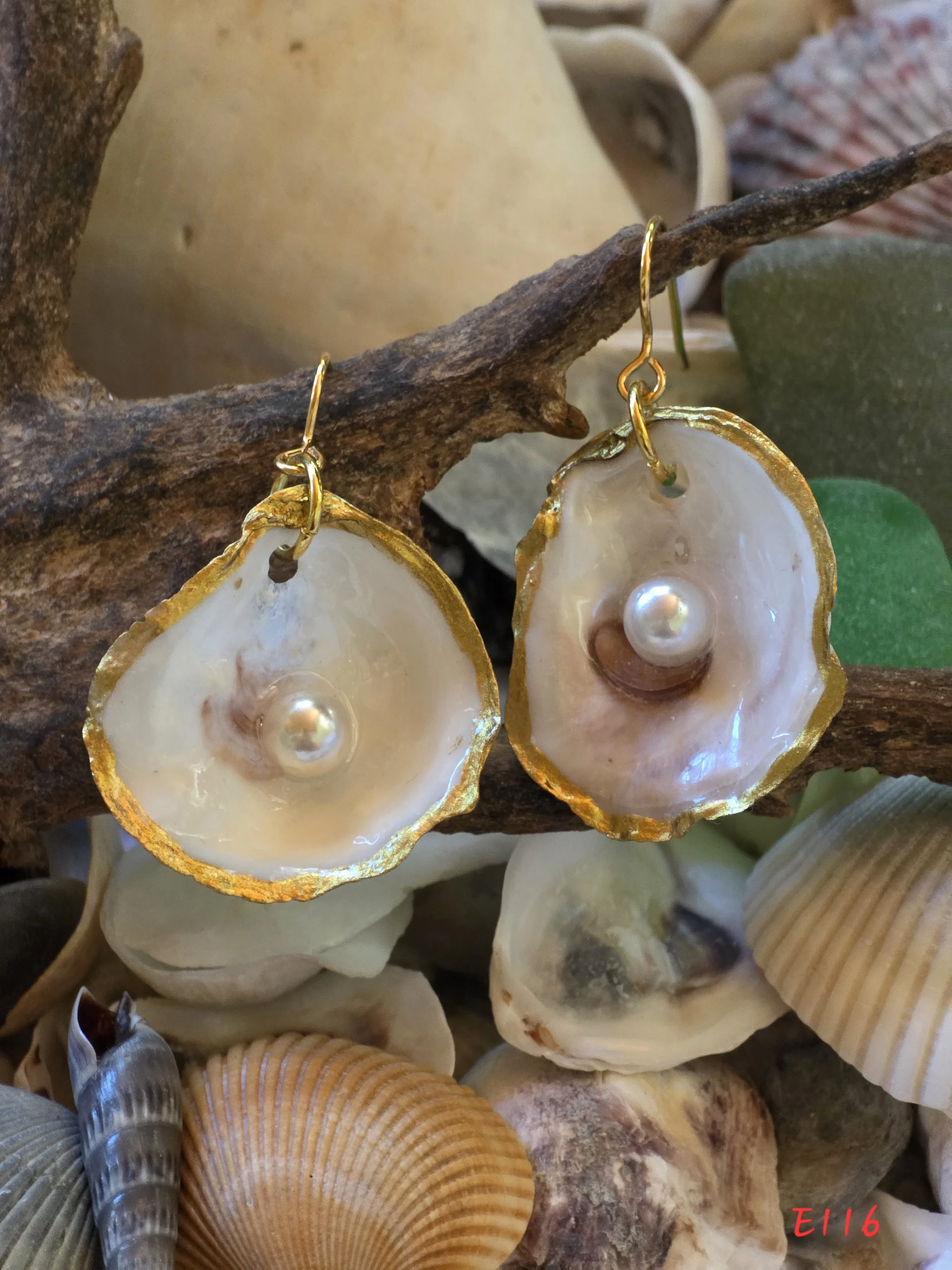 Natural Oyster Shell Earrings With Pearl