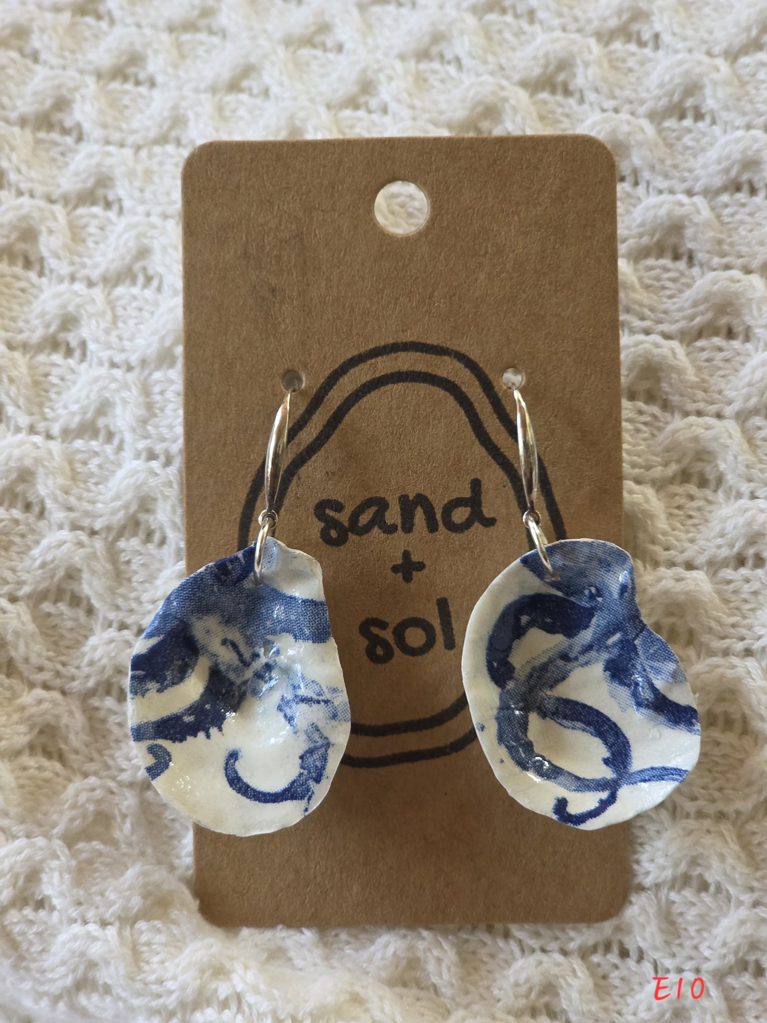 Octopus Oyster Shell Earrings - Medium