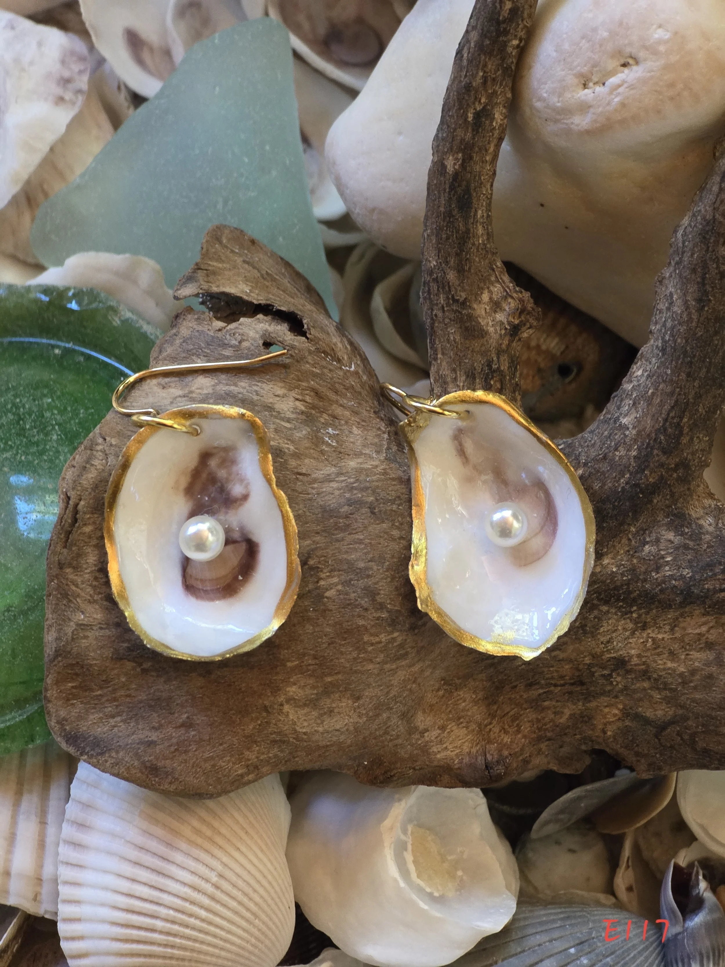 Natural Oyster Shell Earrings With Pearl
