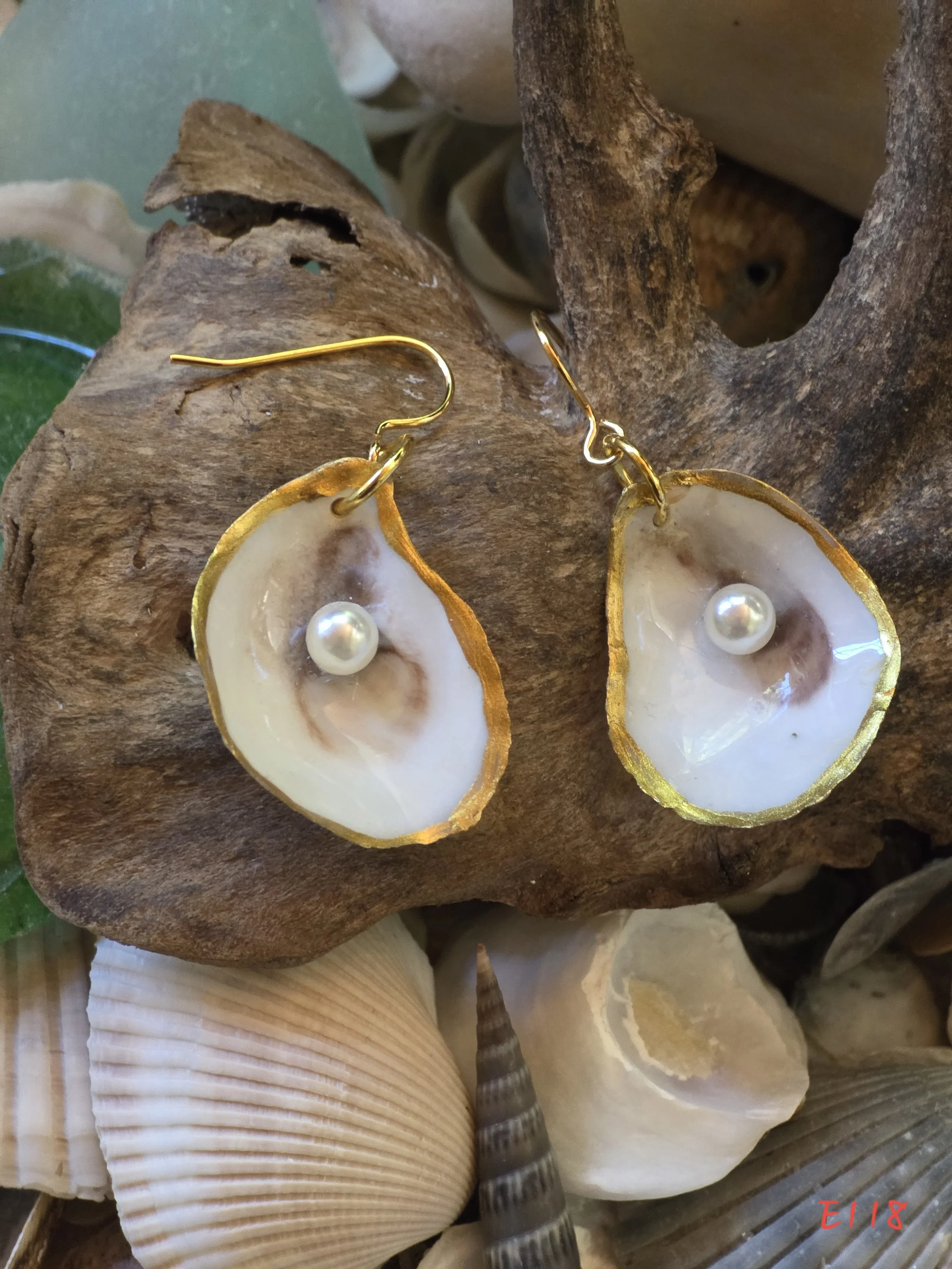 Natural Oyster Shell Earrings With Pearl