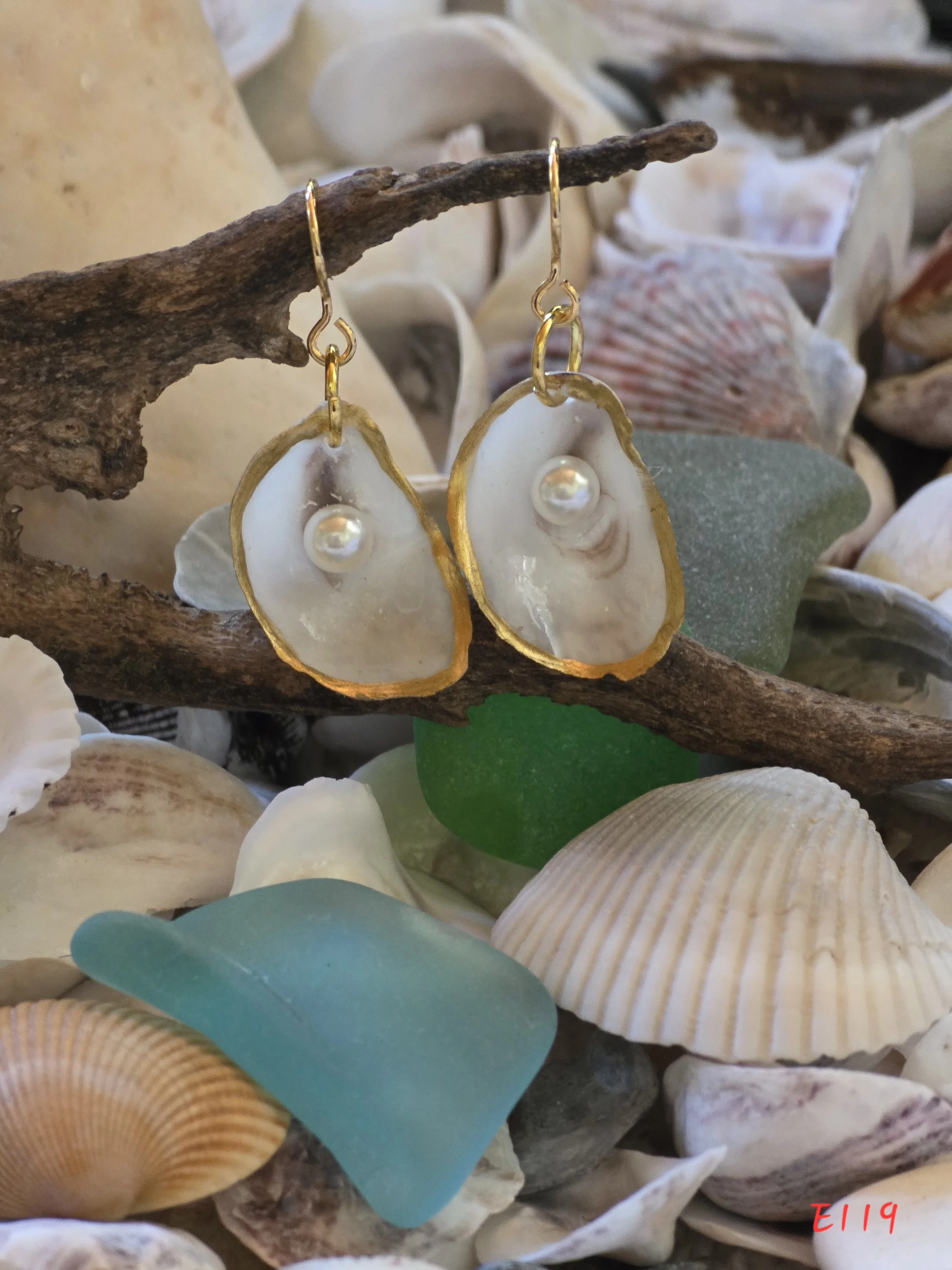 Natural Oyster Shell Earrings With Pearl