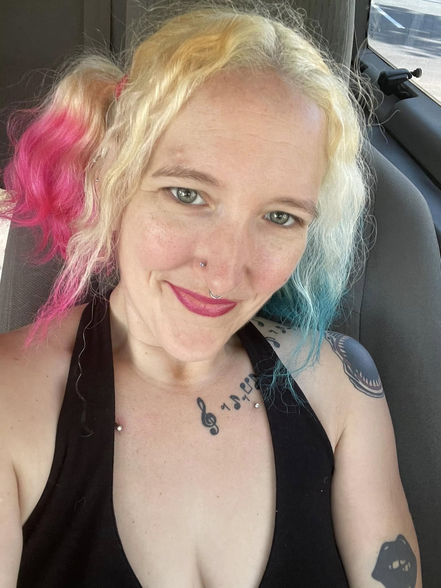 A neurospicy mom of 6 who founded Chaotic Neutral Academy, and wants to empower other families with children that are wonderfully different.