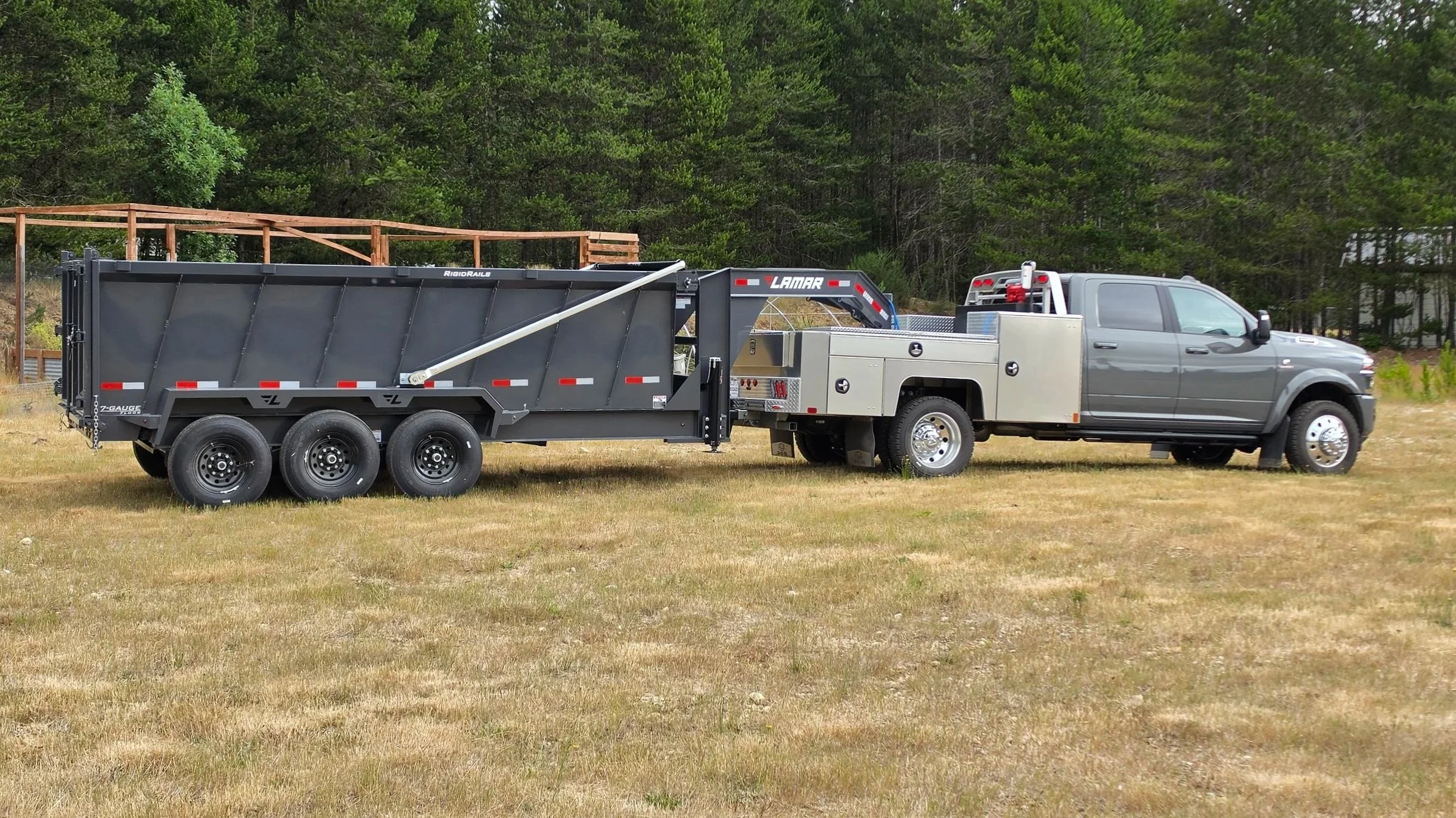 Need material brought in or debris hauled out? Our heavy duty 16' dump trailer allows us to efficiently handle large loads for residential and commercial customers. Up to 8 tons of payload capacity and approximately 16.5 cubic yards for lighter mater