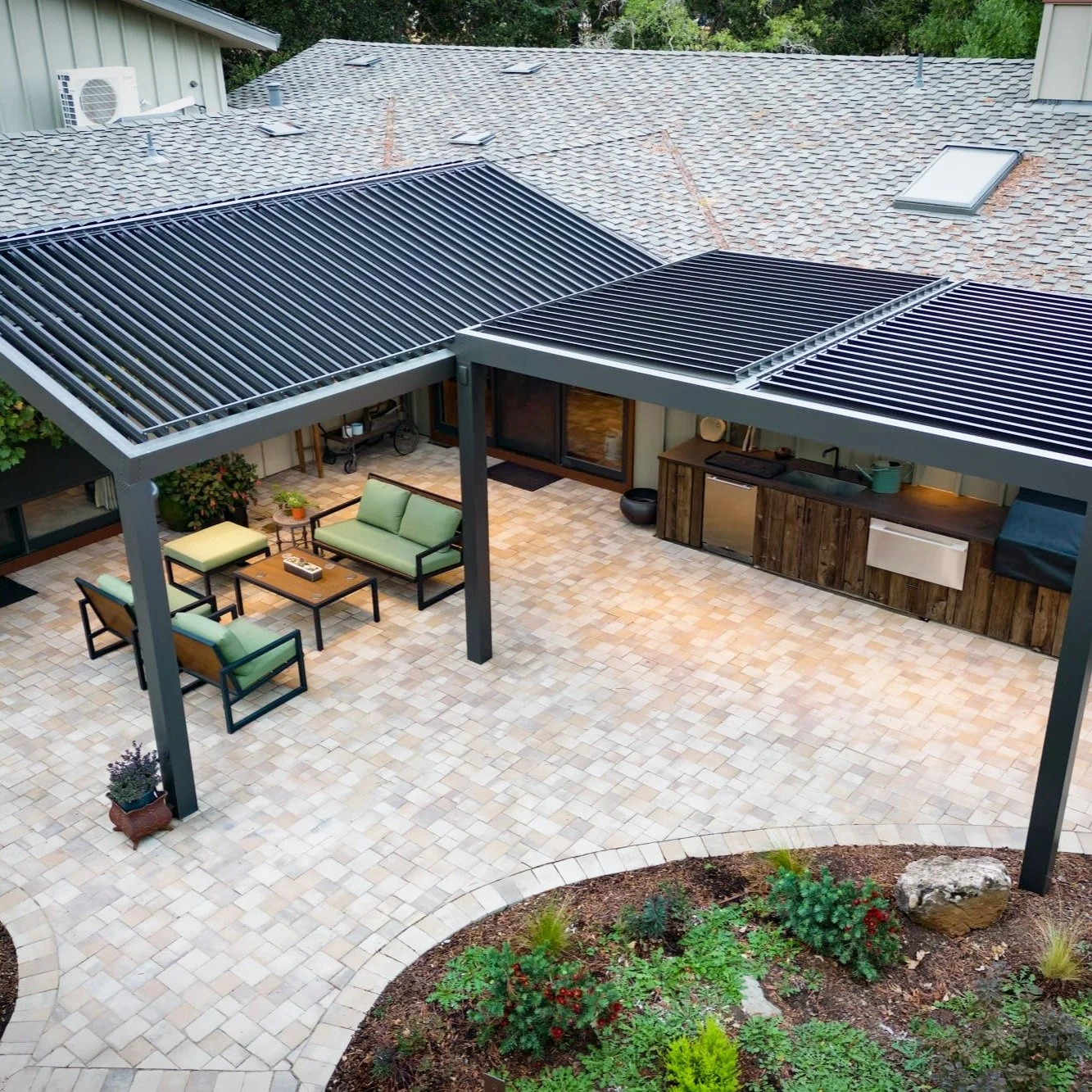 Outdoor living, elevated. ✨
Custom louvered pergola designed to bring style, shade, and comfort to this beautiful outdoor space.

Built by Cal Bear Builders Inc.
📍 Bay Area, CA

#CalBearBuilders#outdoorlivingspace#pergola#bayareacontractor#backyardd