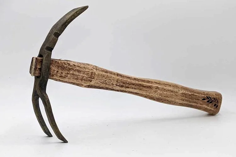 garden-mattock-made-from-guns.jpeg