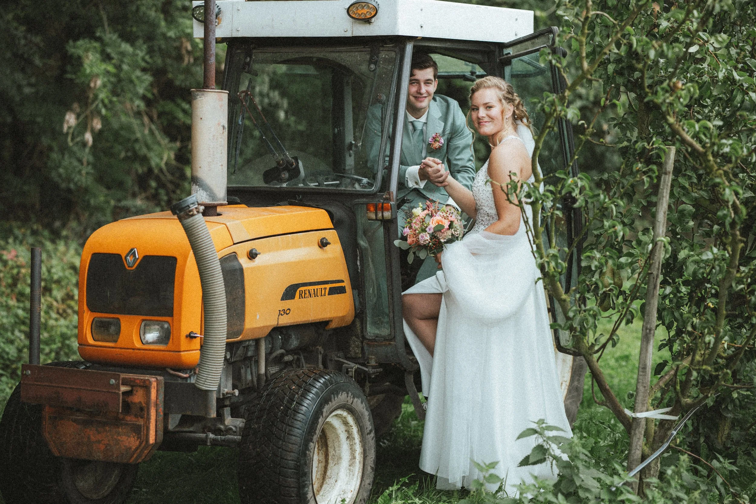Landgoed de Olmenhorst Wedding Photography Netherlands Garden Wedding Inspiration Landgoed de Olmenhors.jpg