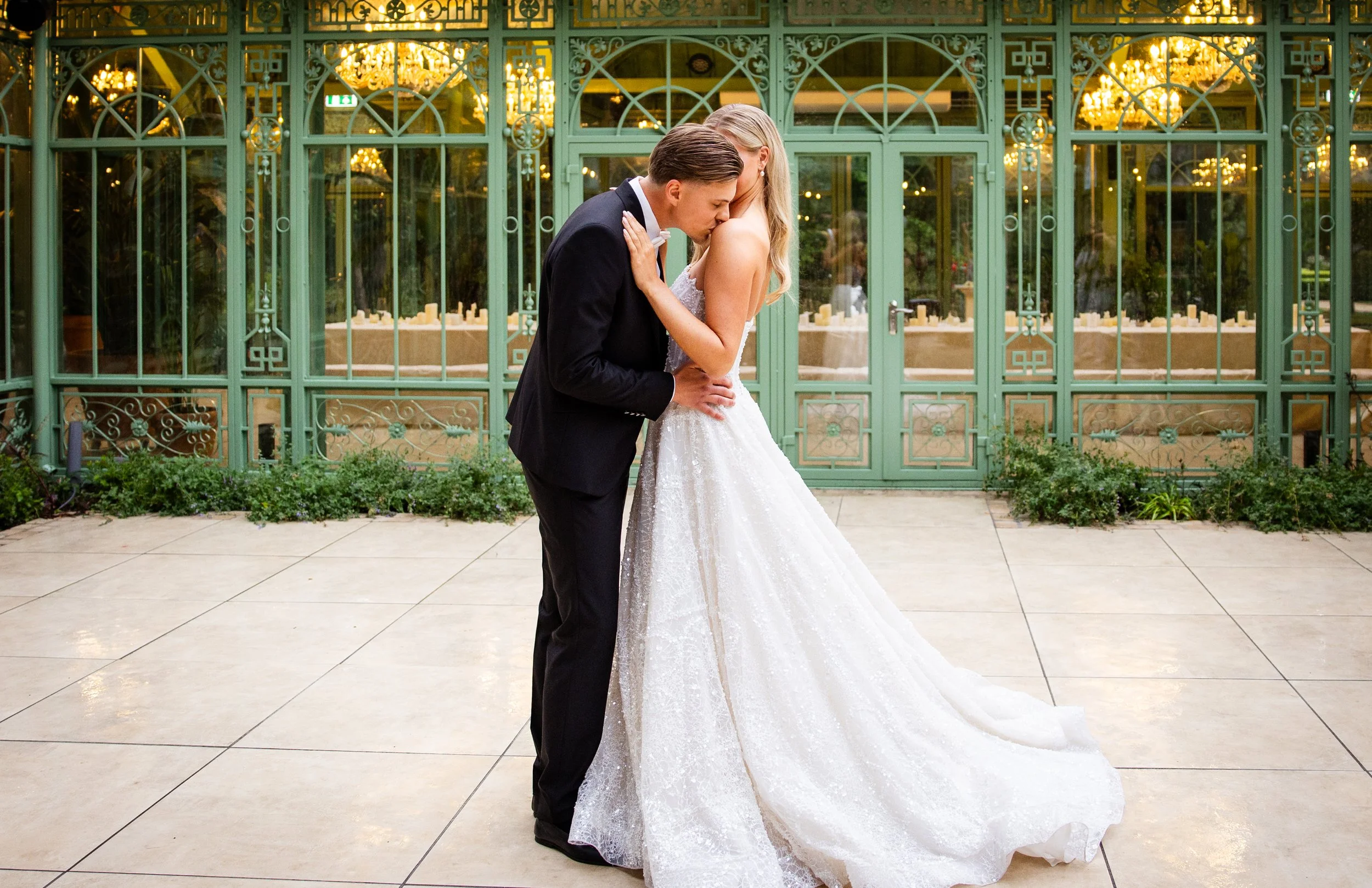 Kasteel Oost • Kasteel Oost Wedding • Fine Art Wedding Photography • Editorial Wedding Photography • Luxe Bruiloft • Tijdloze Elegantie.jpg