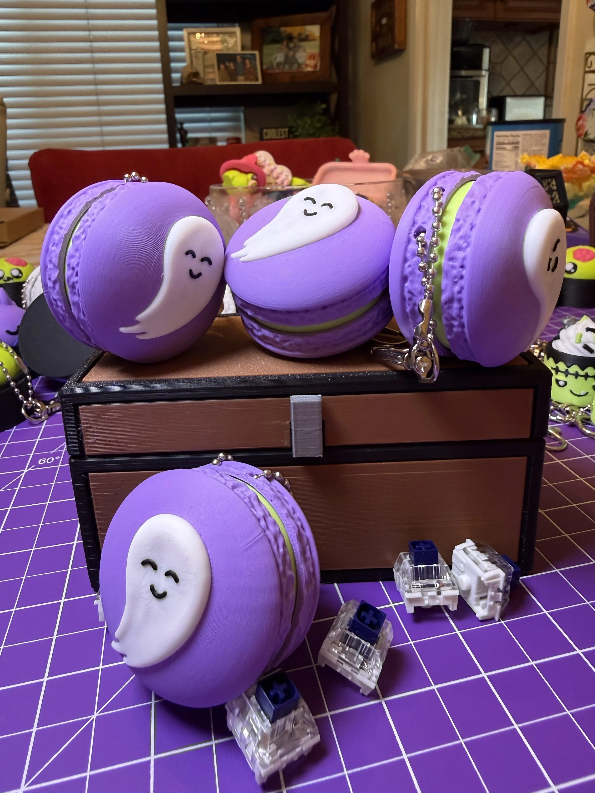 Ghost Macaron Clicker