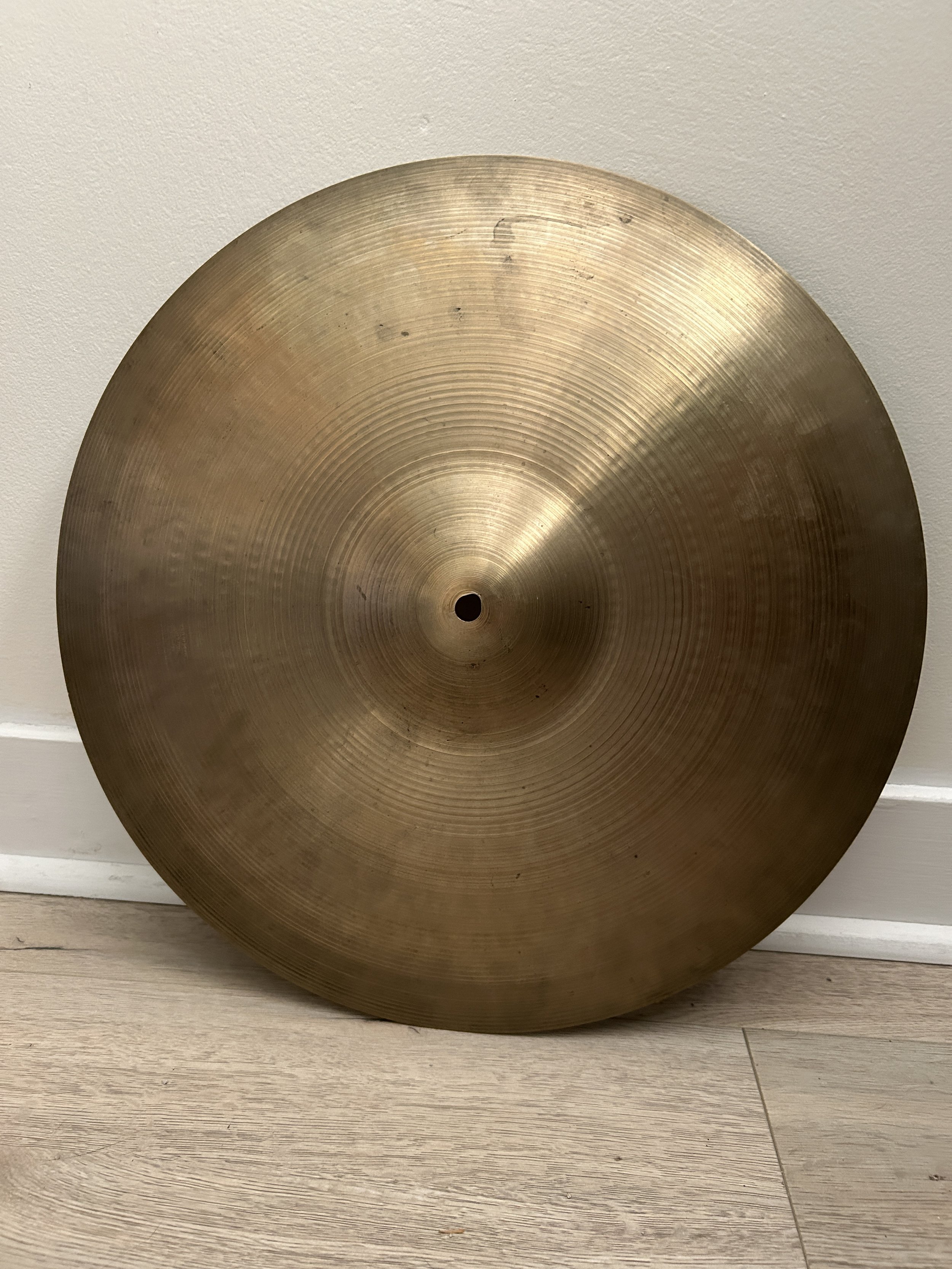 1970's Zildjian 18" Crash Cymbal (USED)