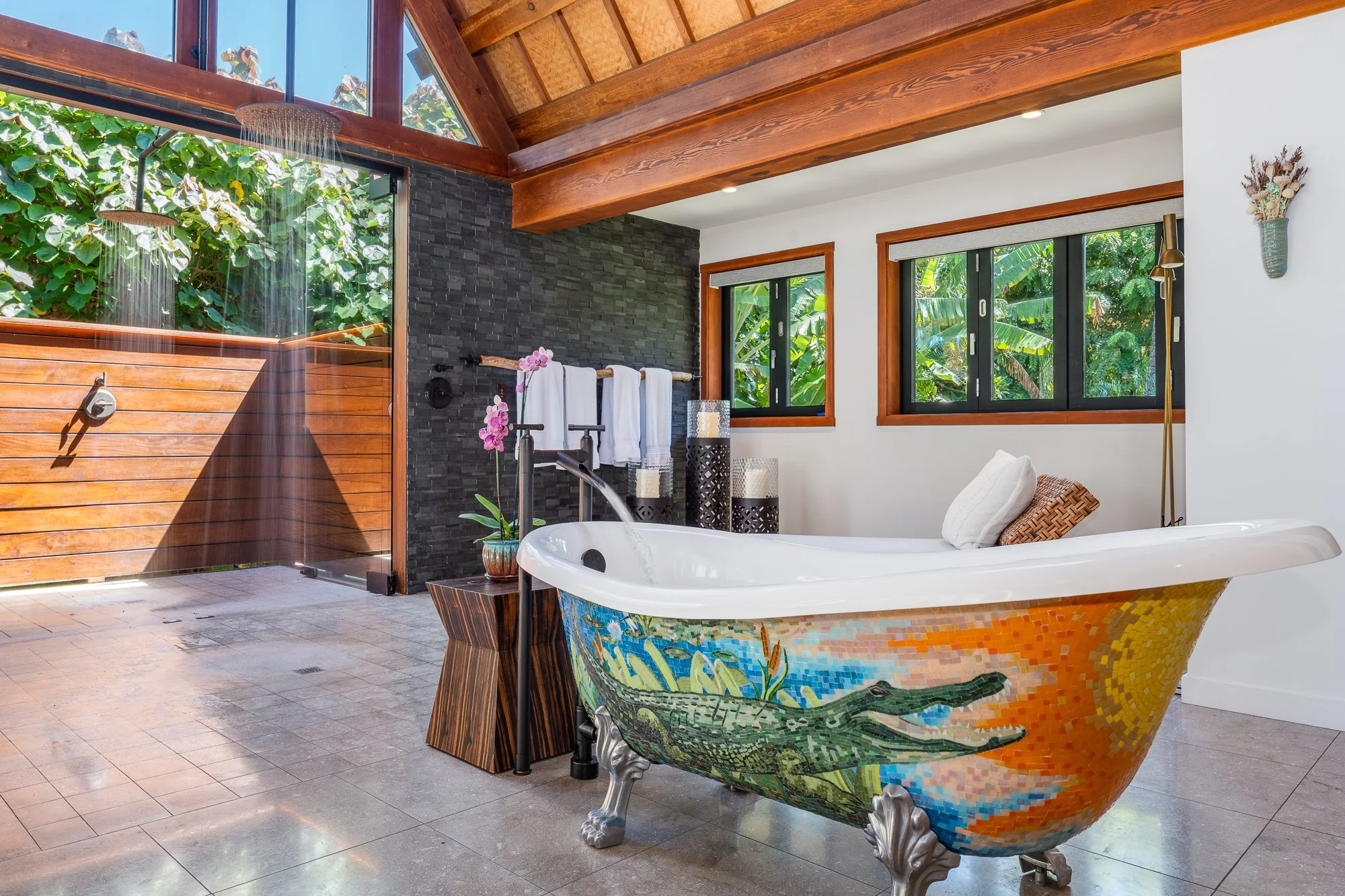 07 primary bath - tiled tub.jpg