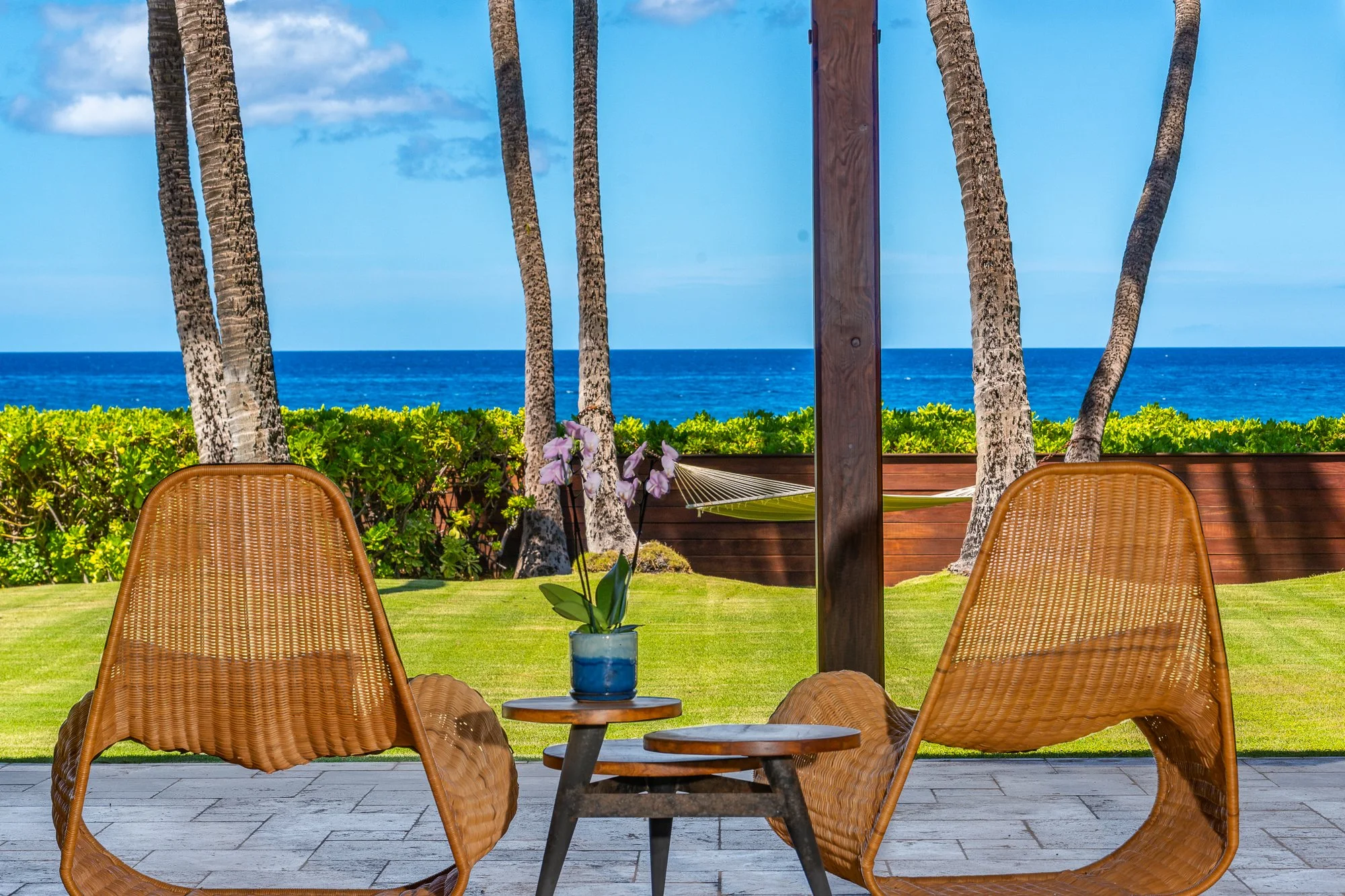 35 front lanai.jpg